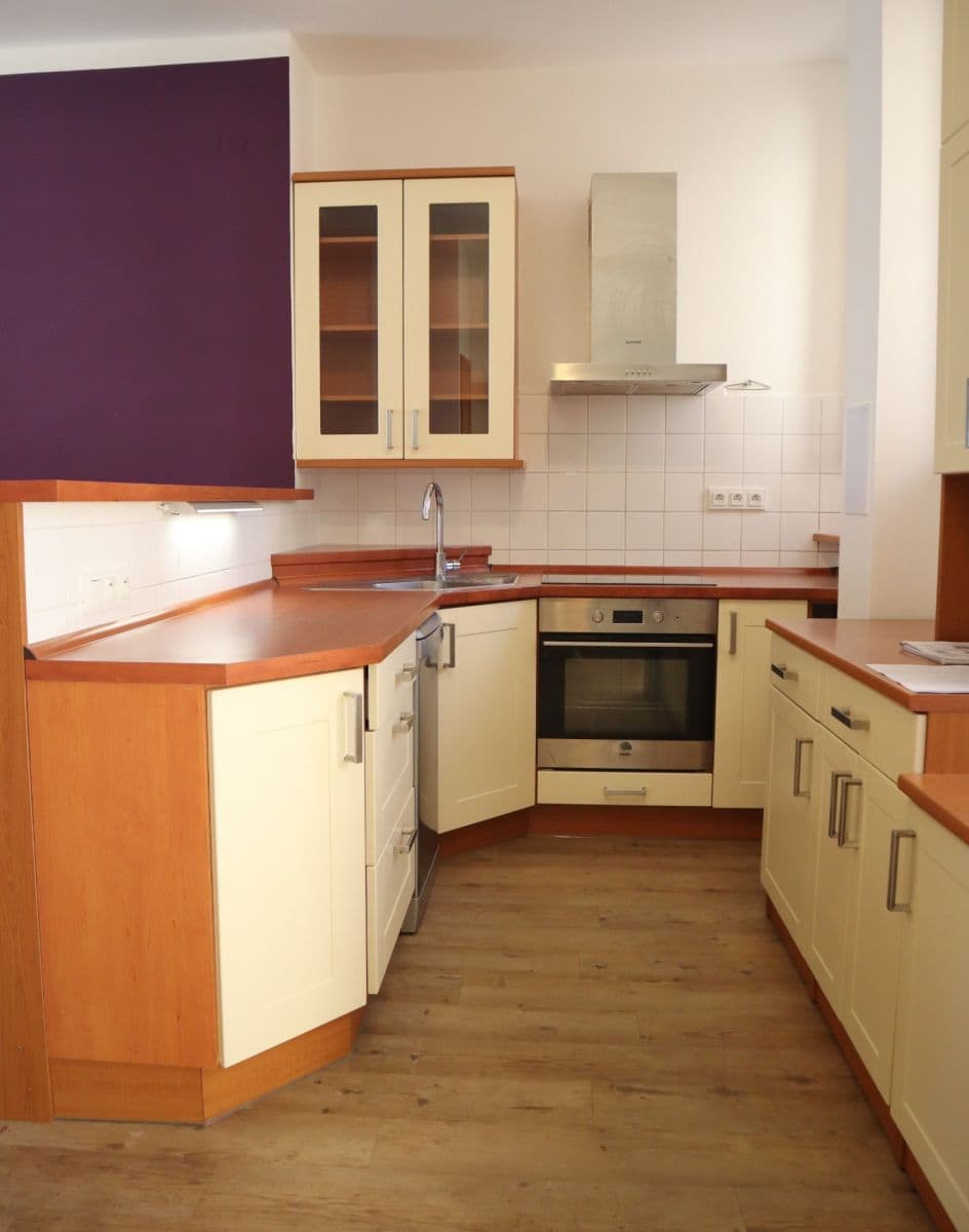 1 bedroom with open-plan kitchen flat for sale, 66 m², Edvarda Beneše, Plzeň, Plzeňský Region 1 bedroom with open-plan kitchen flat for sale, 66 m², Edvarda Beneše, Plzeň, Plzeňský Region