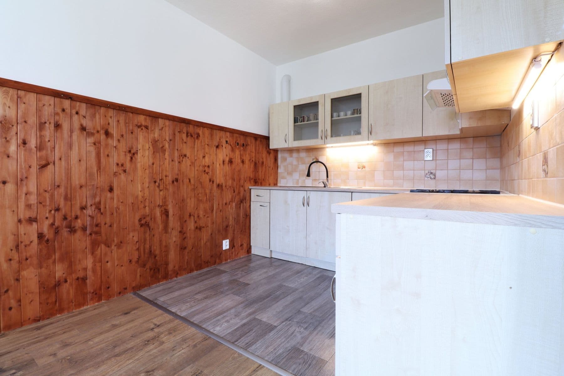 3 bedroom flat to rent, 76 m², Kojetická, Neratovice, Středočeský Region 3 bedroom flat to rent, 76 m², Kojetická, Neratovice, Středočeský Region