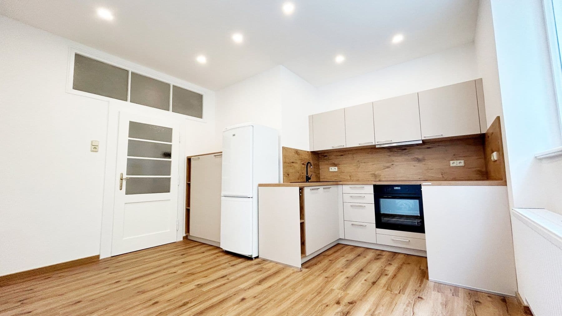 2 bedroom flat to rent, 80 m², Letohradská, Prague, Prague 2 bedroom flat to rent, 80 m², Letohradská, Prague, Prague