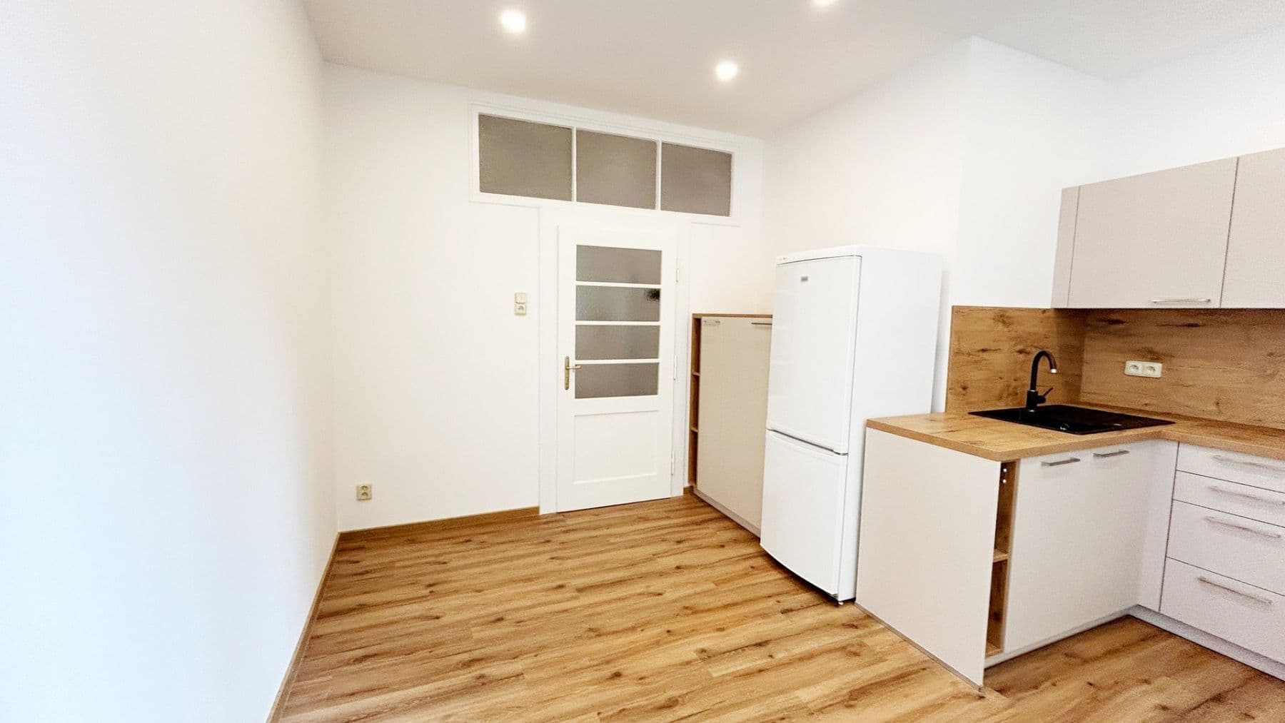 2 bedroom flat to rent, 80 m², Letohradská, Prague, Prague 2 bedroom flat to rent, 80 m², Letohradská, Prague, Prague