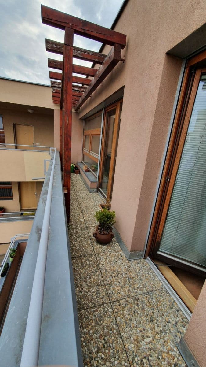 1 bedroom with open-plan kitchen flat to rent, 58 m², Štěpařská, Prague, Prague 1 bedroom with open-plan kitchen flat to rent, 58 m², Štěpařská, Prague, Prague