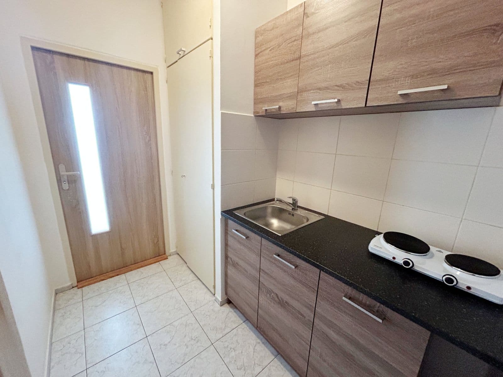 Studio flat to rent, 26 m², Dukel. hrdinů, Rakovník, Středočeský Region Studio flat to rent, 26 m², Dukel. hrdinů, Rakovník, Středočeský Region