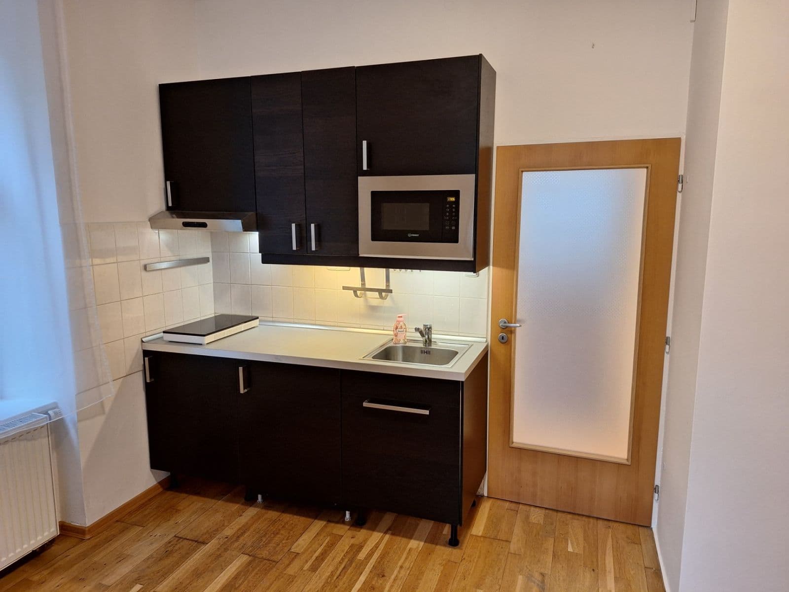 1 bedroom with open-plan kitchen flat to rent, 48 m², Zachova, Brno, Jihomoravský Region 1 bedroom with open-plan kitchen flat to rent, 48 m², Zachova, Brno, Jihomoravský Region