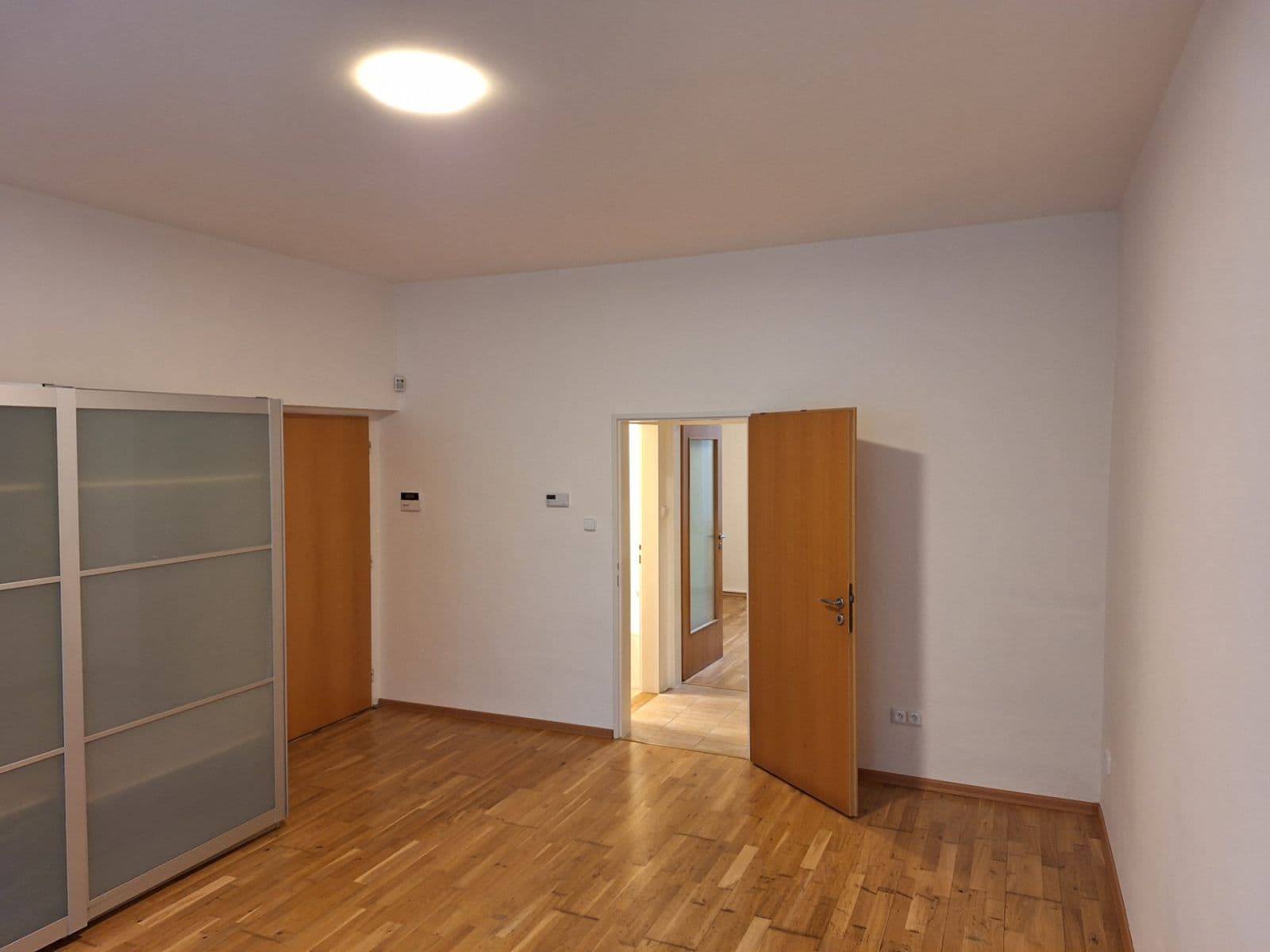 1 bedroom with open-plan kitchen flat to rent, 48 m², Zachova, Brno, Jihomoravský Region 1 bedroom with open-plan kitchen flat to rent, 48 m², Zachova, Brno, Jihomoravský Region