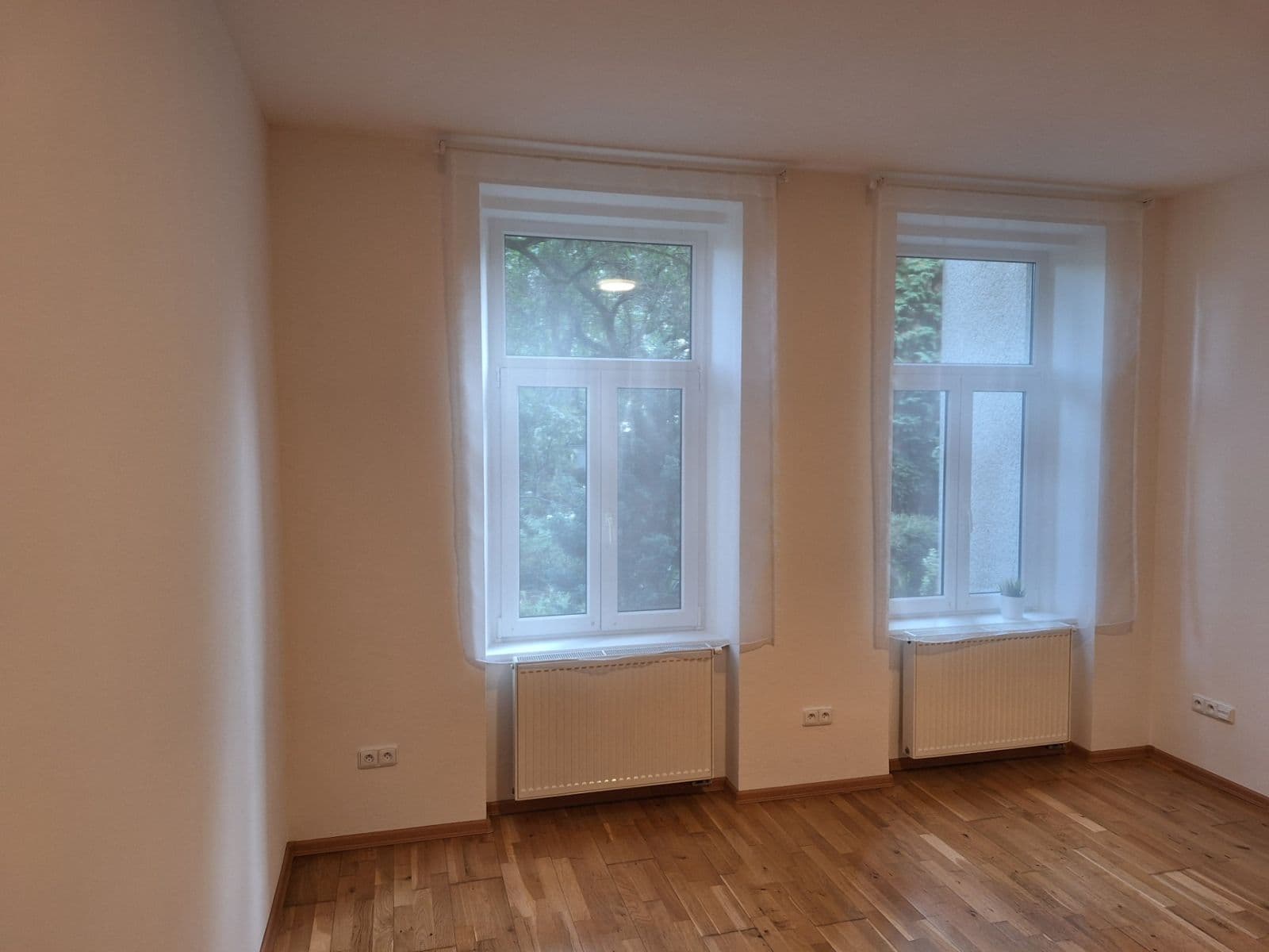 1 bedroom with open-plan kitchen flat to rent, 48 m², Zachova, Brno, Jihomoravský Region 1 bedroom with open-plan kitchen flat to rent, 48 m², Zachova, Brno, Jihomoravský Region