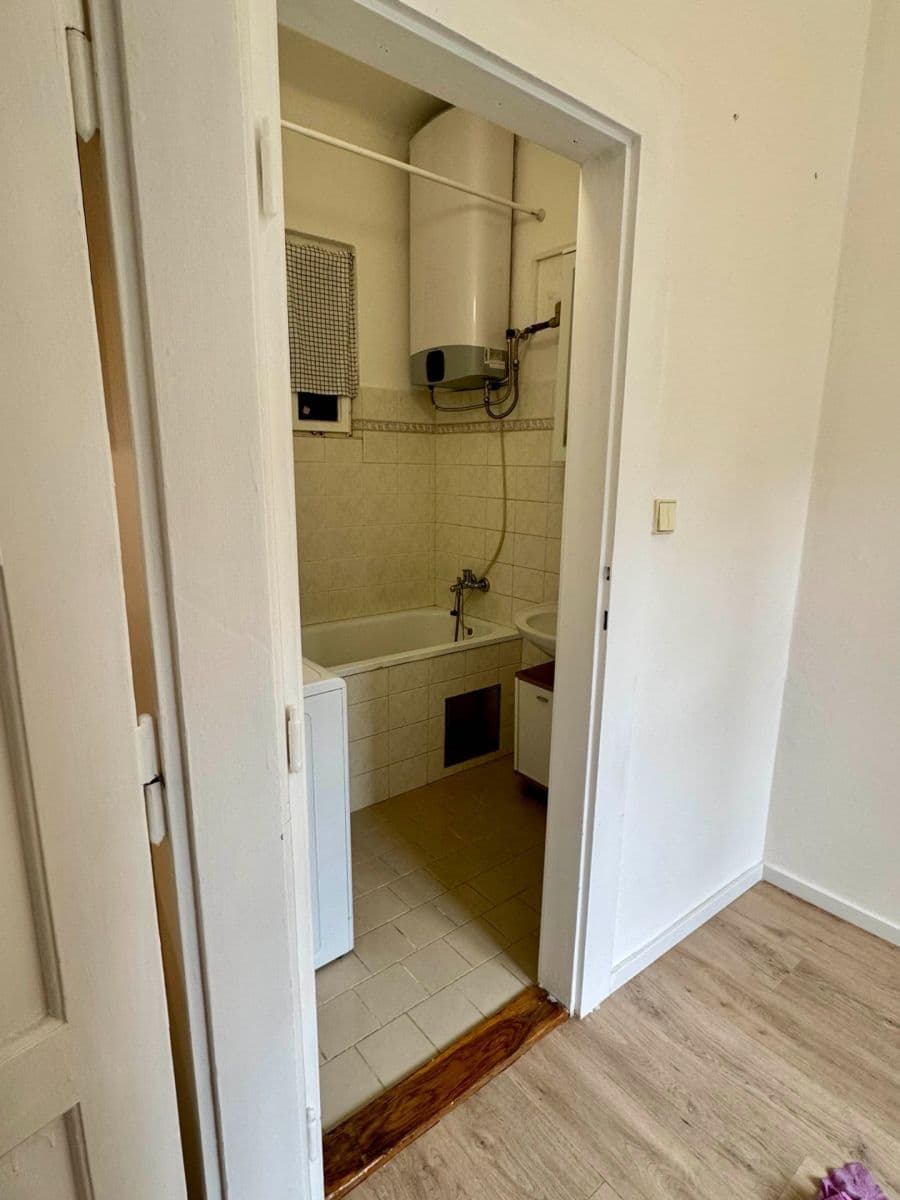 Studio flat for sale, 36 m², Na Jezerce, Prague, Prague Studio flat for sale, 36 m², Na Jezerce, Prague, Prague