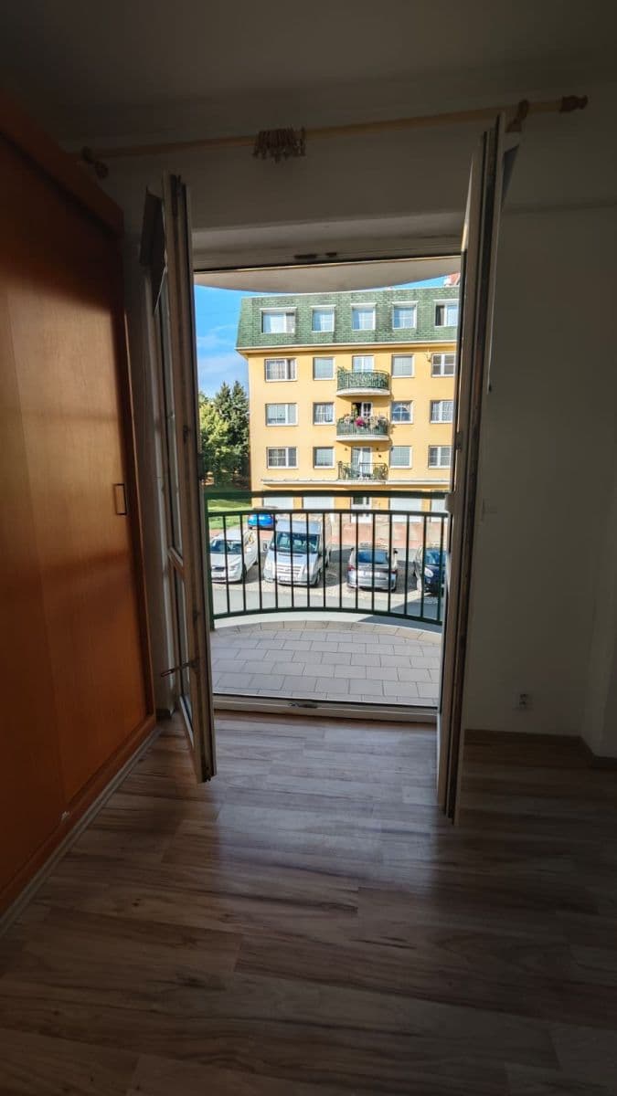 1 bedroom with open-plan kitchen flat to rent, 34 m², Vojtěcha Lanny, Kladno, Středočeský Region 1 bedroom with open-plan kitchen flat to rent, 34 m², Vojtěcha Lanny, Kladno, Středočeský Region