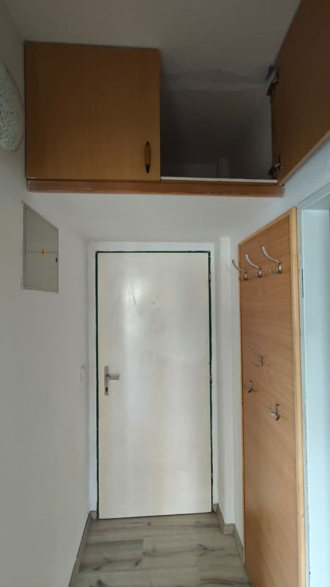 1 bedroom with open-plan kitchen flat to rent, 34 m², Vojtěcha Lanny, Kladno, Středočeský Region 1 bedroom with open-plan kitchen flat to rent, 34 m², Vojtěcha Lanny, Kladno, Středočeský Region