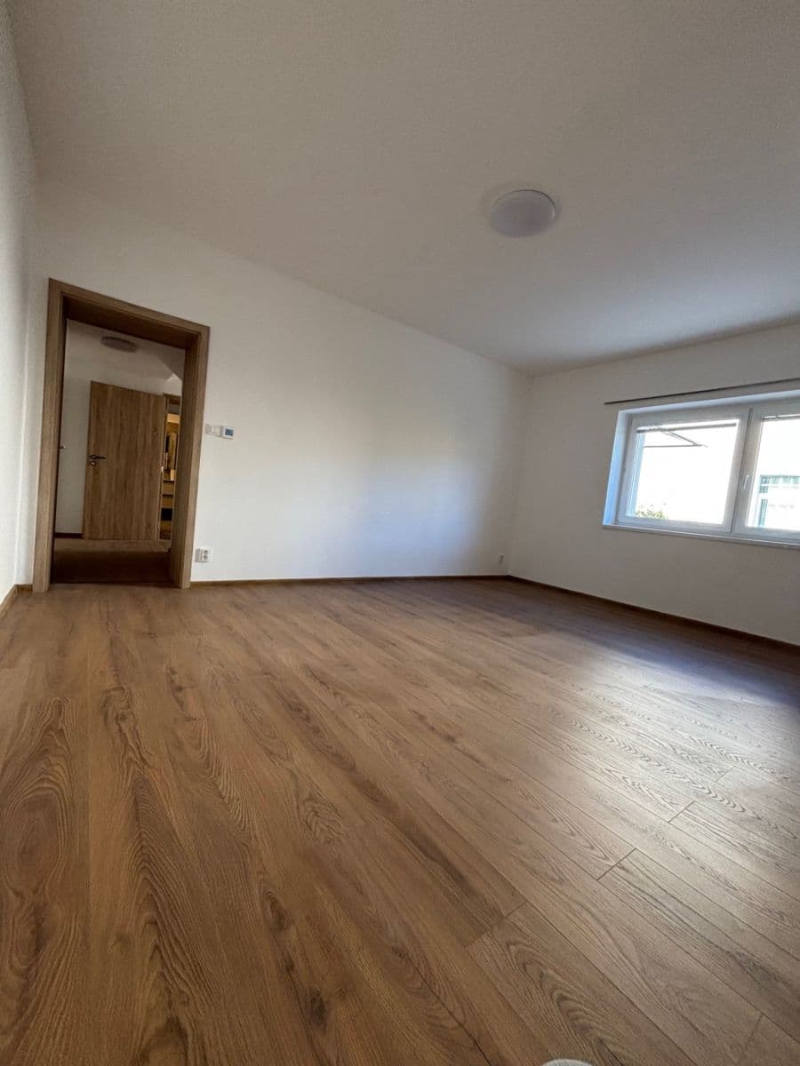 3 bedroom flat to rent, 150 m², Lipenská, Olomouc, Olomoucký Region 3 bedroom flat to rent, 150 m², Lipenská, Olomouc, Olomoucký Region
