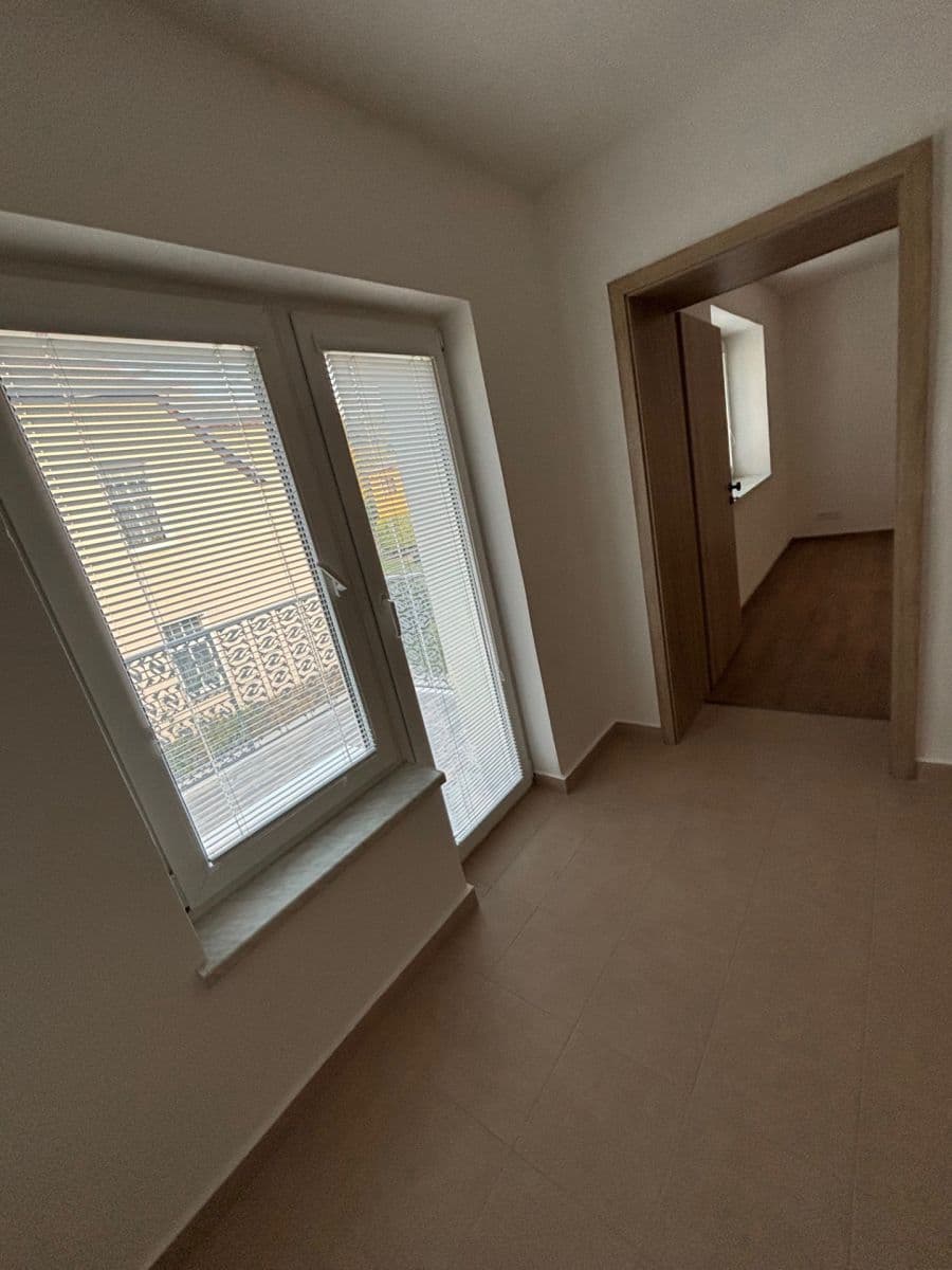 3 bedroom flat to rent, 150 m², Lipenská, Olomouc, Olomoucký Region 3 bedroom flat to rent, 150 m², Lipenská, Olomouc, Olomoucký Region