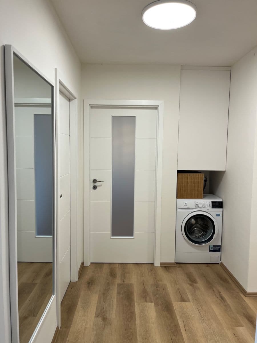 2 bedroom with open-plan kitchen flat to rent, 65 m², Kocianova, Prague, Prague 2 bedroom with open-plan kitchen flat to rent, 65 m², Kocianova, Prague, Prague