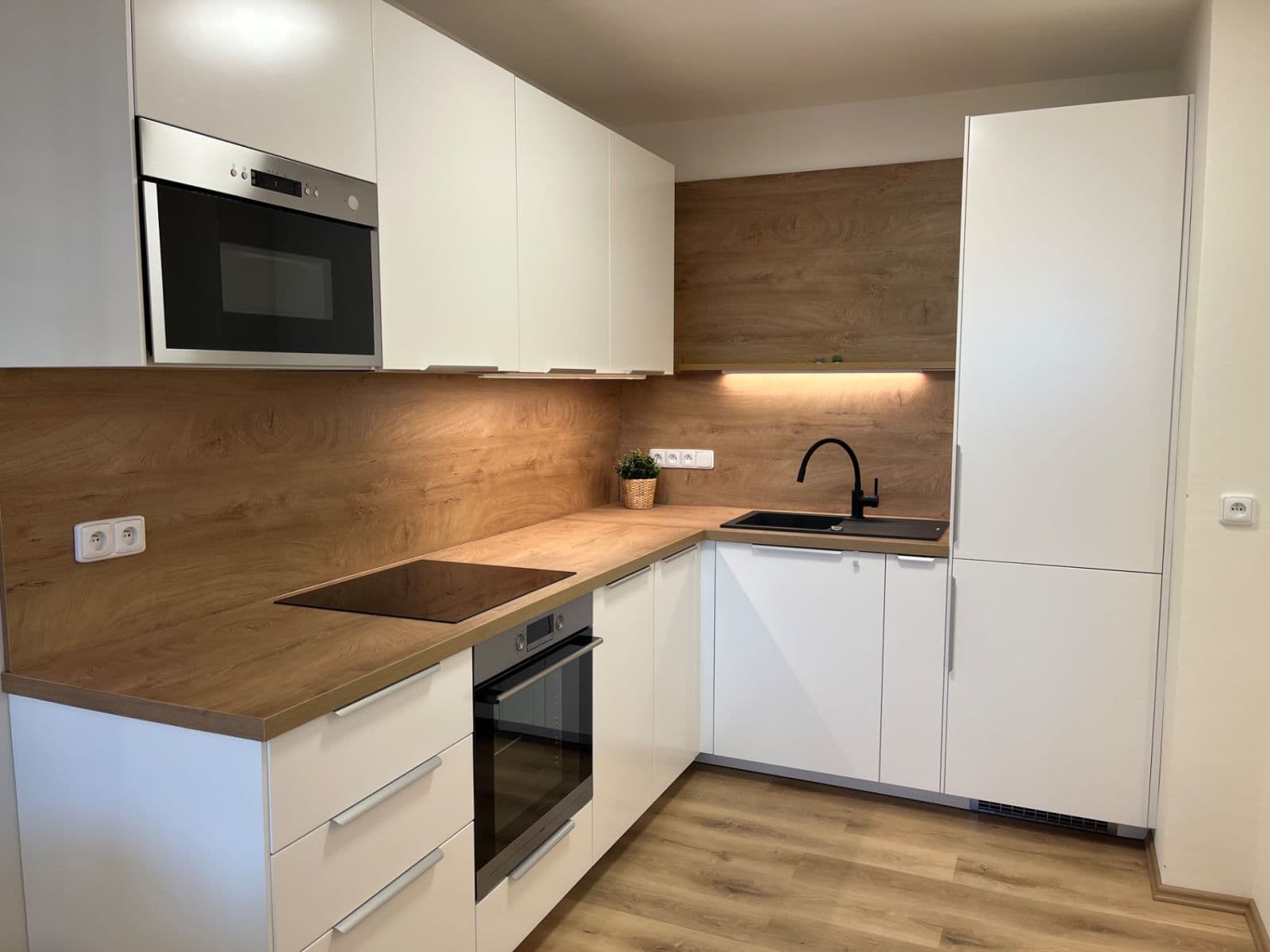 2 bedroom with open-plan kitchen flat to rent, 65 m², Kocianova, Prague, Prague 2 bedroom with open-plan kitchen flat to rent, 65 m², Kocianova, Prague, Prague