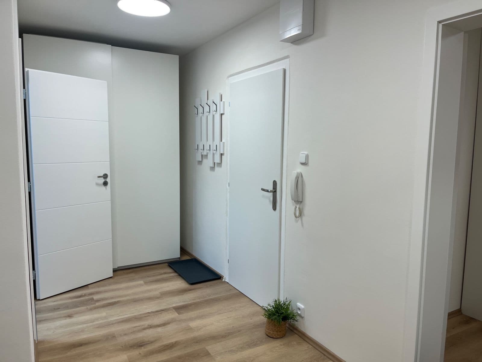2 bedroom with open-plan kitchen flat to rent, 65 m², Kocianova, Prague, Prague 2 bedroom with open-plan kitchen flat to rent, 65 m², Kocianova, Prague, Prague