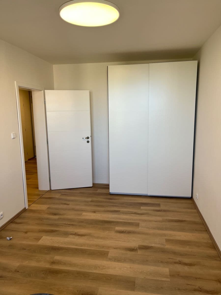 2 bedroom with open-plan kitchen flat to rent, 65 m², Kocianova, Prague, Prague 2 bedroom with open-plan kitchen flat to rent, 65 m², Kocianova, Prague, Prague