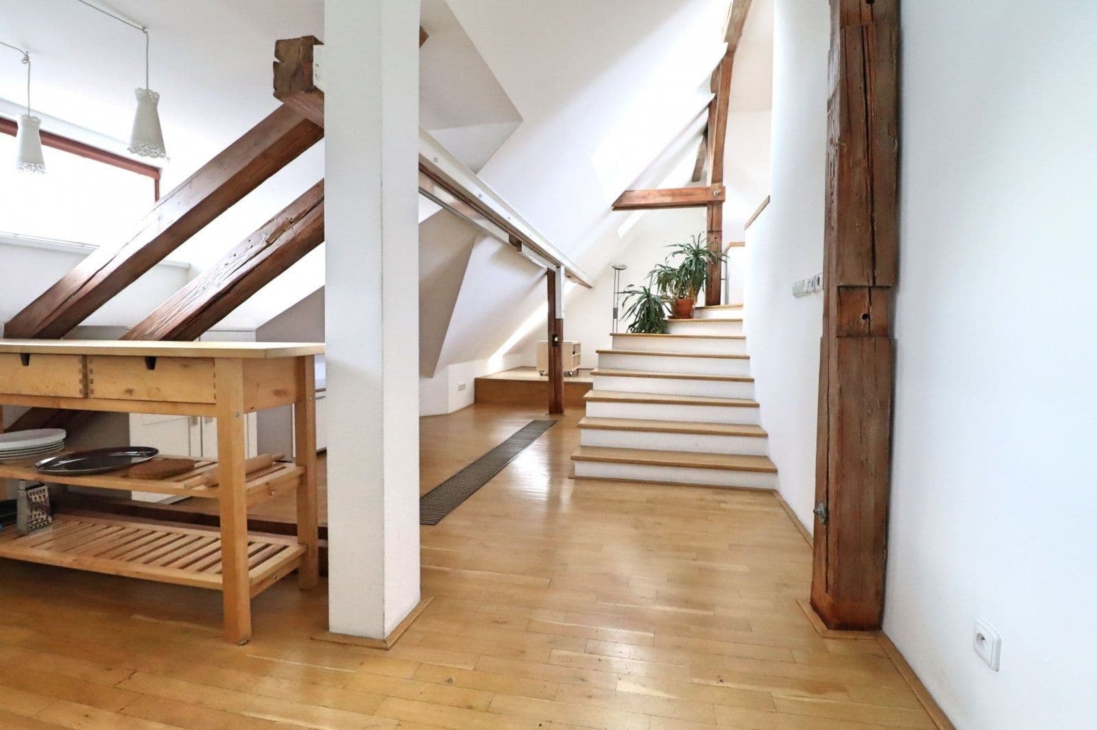 1 bedroom with open-plan kitchen flat to rent, 70 m², U garáží, Prague, Prague 1 bedroom with open-plan kitchen flat to rent, 70 m², U garáží, Prague, Prague