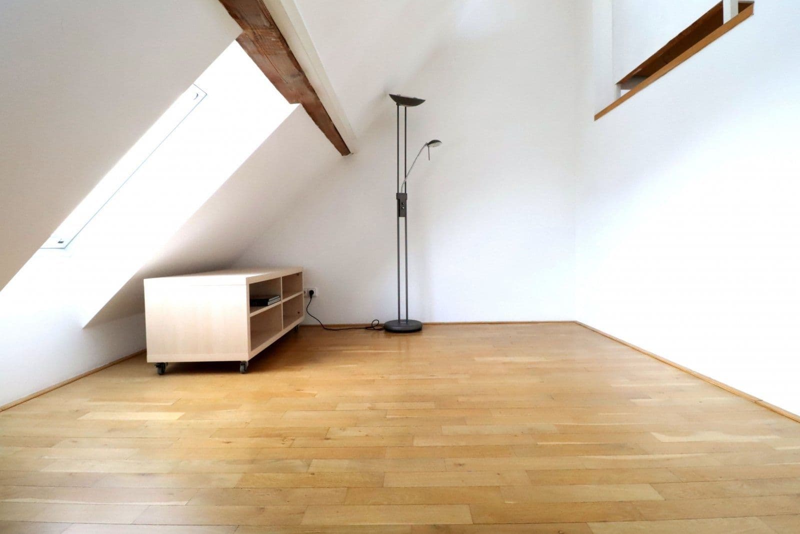 1 bedroom with open-plan kitchen flat to rent, 70 m², U garáží, Prague, Prague 1 bedroom with open-plan kitchen flat to rent, 70 m², U garáží, Prague, Prague