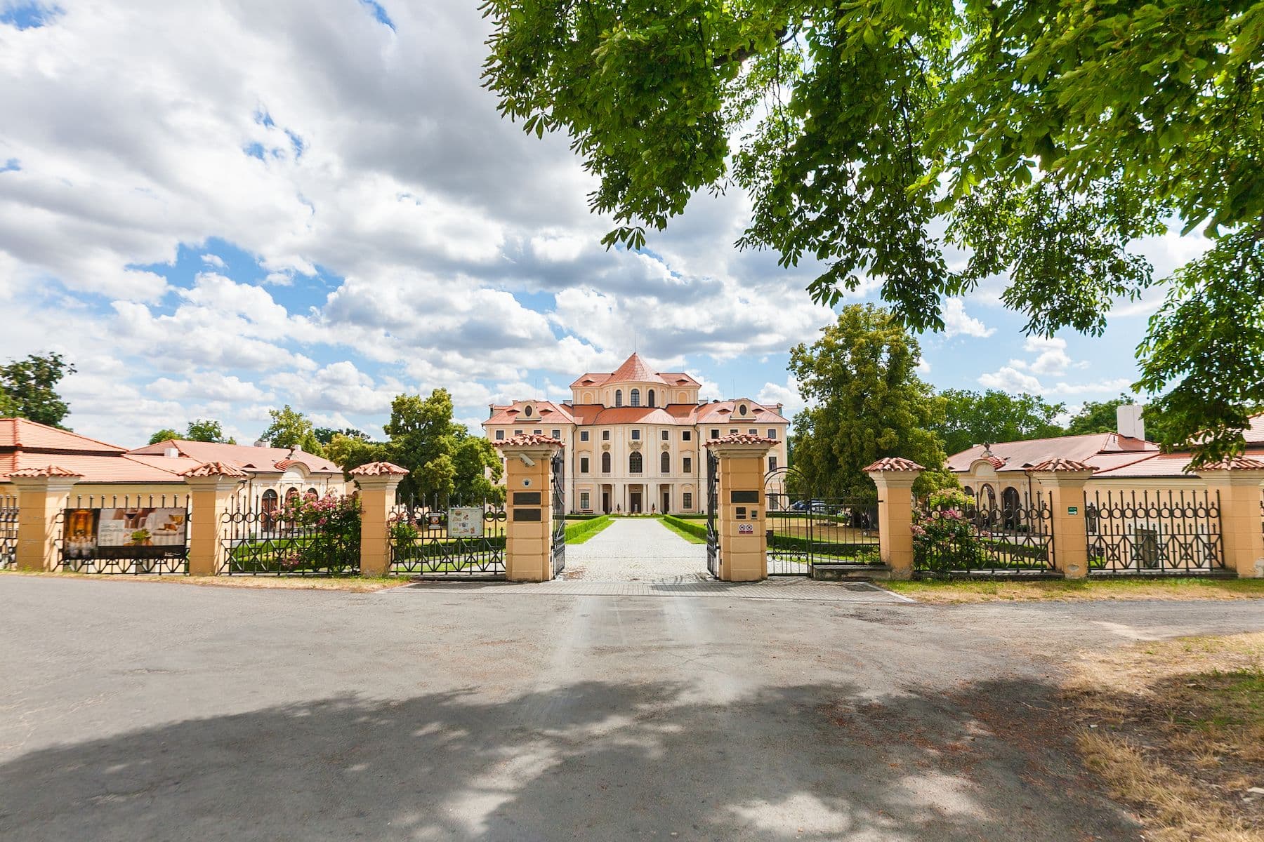 house for sale, 400 m², Liblice, Středočeský Region house for sale, 400 m², Liblice, Středočeský Region