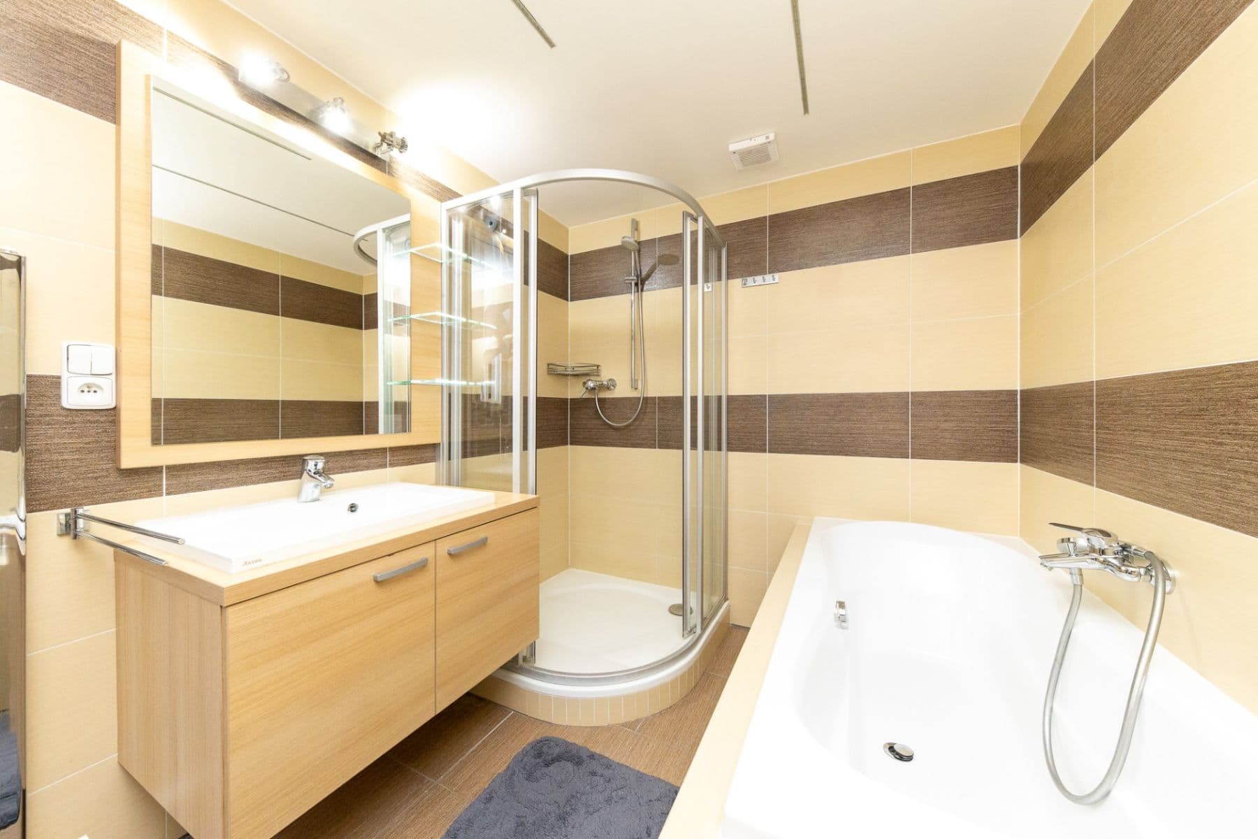 2 bedroom with open-plan kitchen flat for sale, 84 m², Kosmákova, Šlapanice, Jihomoravský Region 2 bedroom with open-plan kitchen flat for sale, 84 m², Kosmákova, Šlapanice, Jihomoravský Region