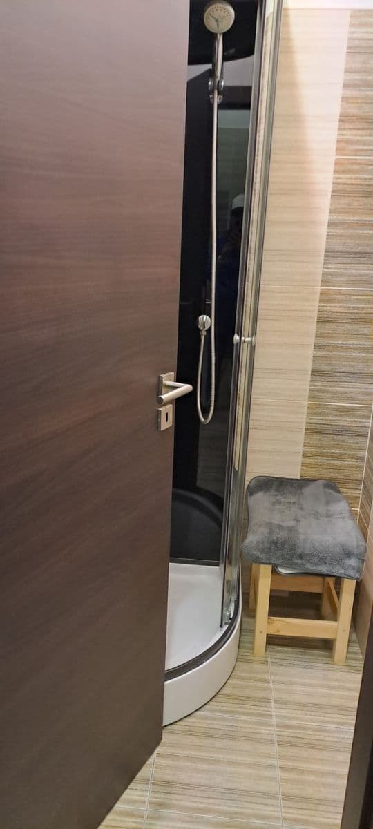 non-residential property to rent, 120 m², Holohlavy, Královéhradecký Region non-residential property to rent, 120 m², Holohlavy, Královéhradecký Region