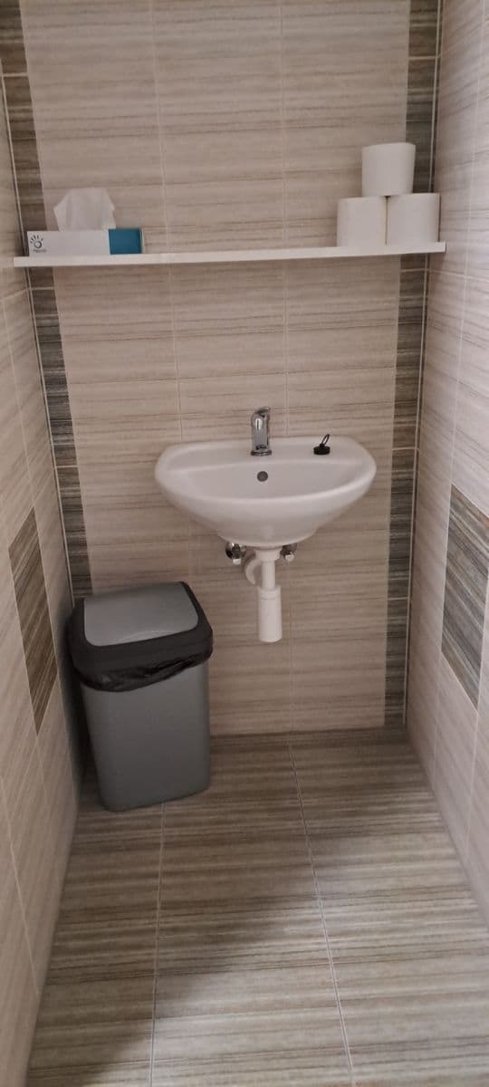 non-residential property to rent, 120 m², Holohlavy, Královéhradecký Region non-residential property to rent, 120 m², Holohlavy, Královéhradecký Region