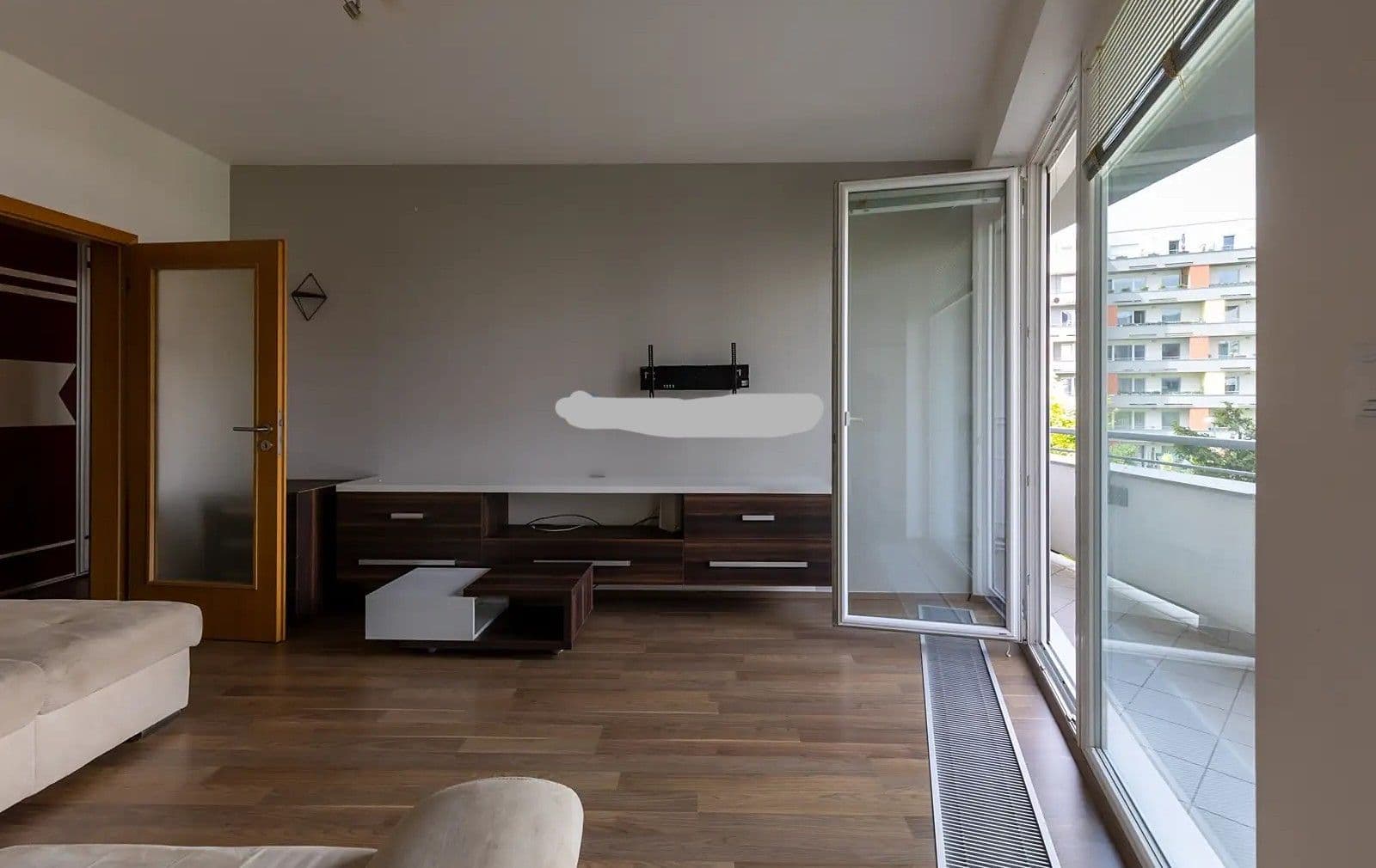 1 bedroom with open-plan kitchen flat to rent, 65 m², Sazovická, Prague, Prague 1 bedroom with open-plan kitchen flat to rent, 65 m², Sazovická, Prague, Prague