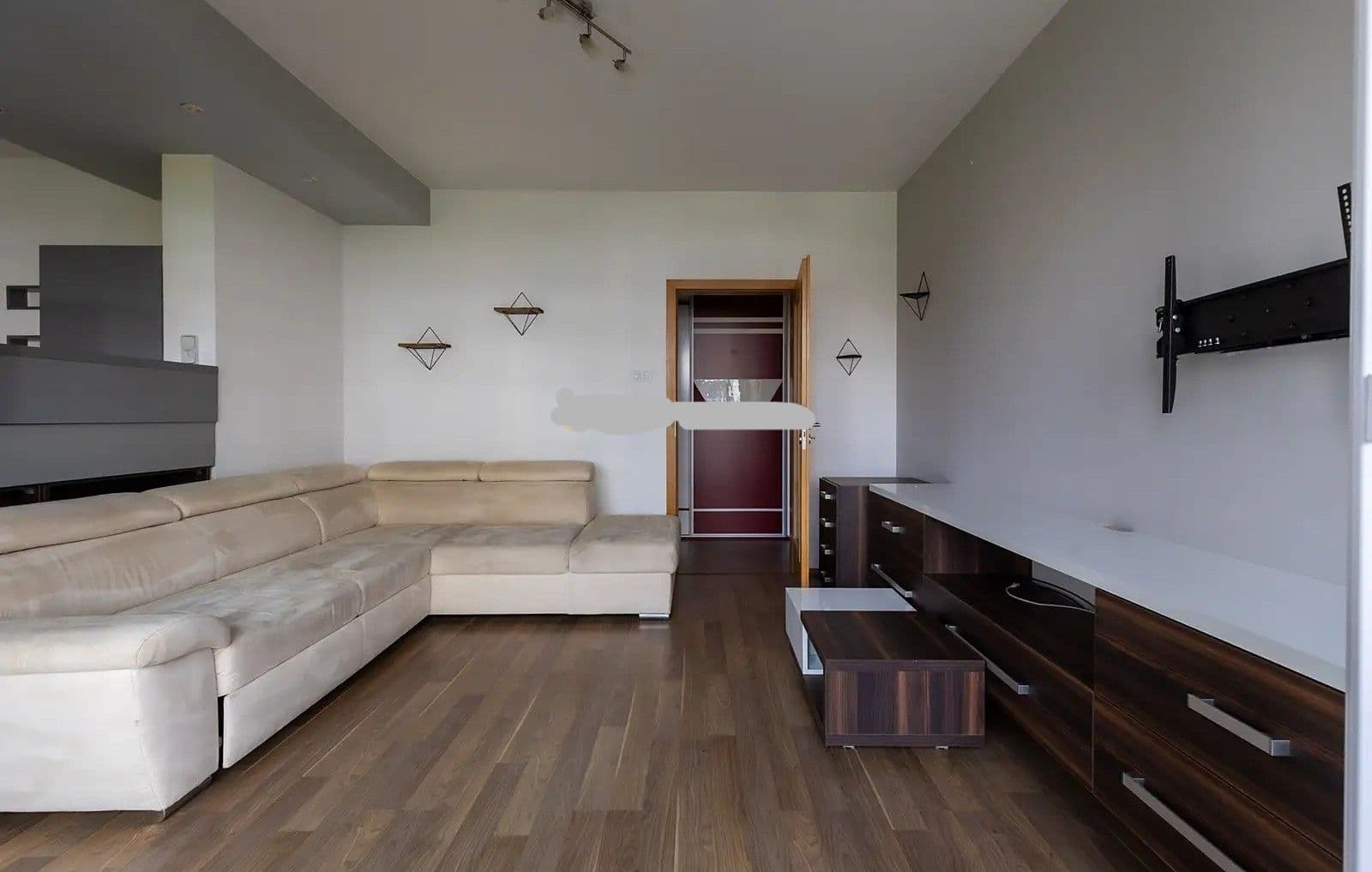 1 bedroom with open-plan kitchen flat to rent, 65 m², Sazovická, Prague, Prague 1 bedroom with open-plan kitchen flat to rent, 65 m², Sazovická, Prague, Prague