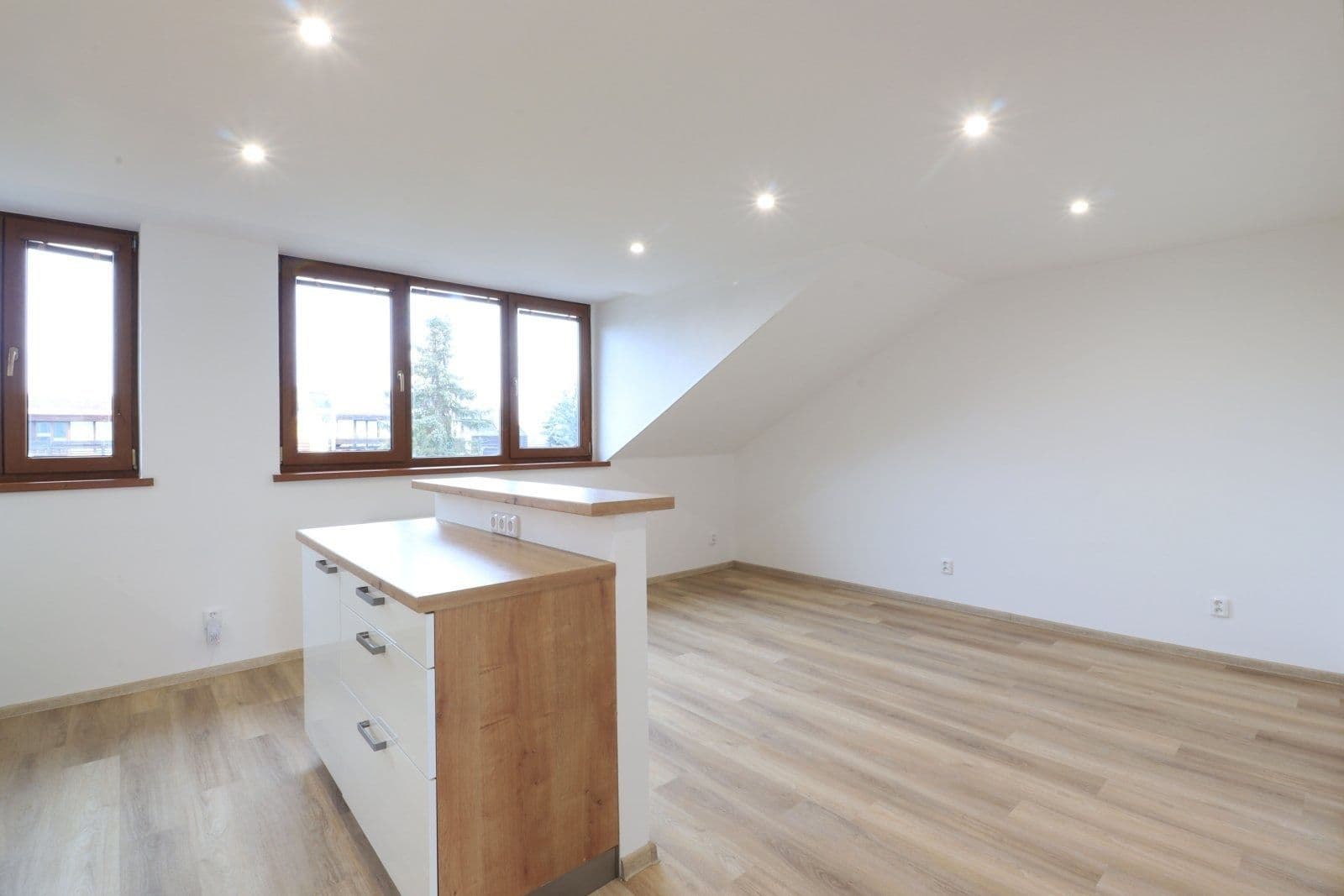 1 bedroom with open-plan kitchen flat to rent, 48 m², Za bažantnicí, Prague, Prague 1 bedroom with open-plan kitchen flat to rent, 48 m², Za bažantnicí, Prague, Prague