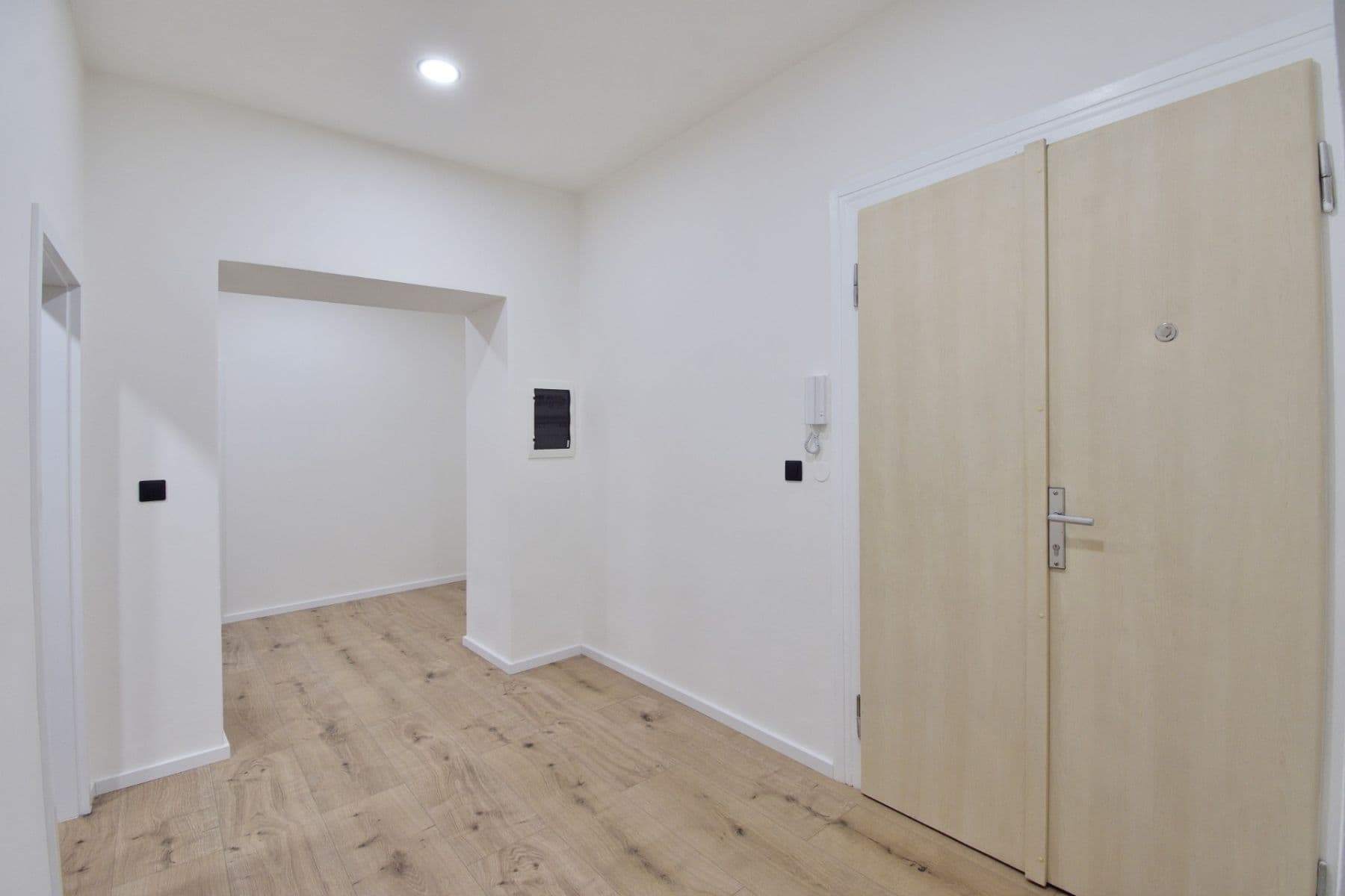 2 bedroom with open-plan kitchen flat for sale, 77 m², náměstí Českých bratří, Plzeň, Plzeňský Region 2 bedroom with open-plan kitchen flat for sale, 77 m², náměstí Českých bratří, Plzeň, Plzeňský Region