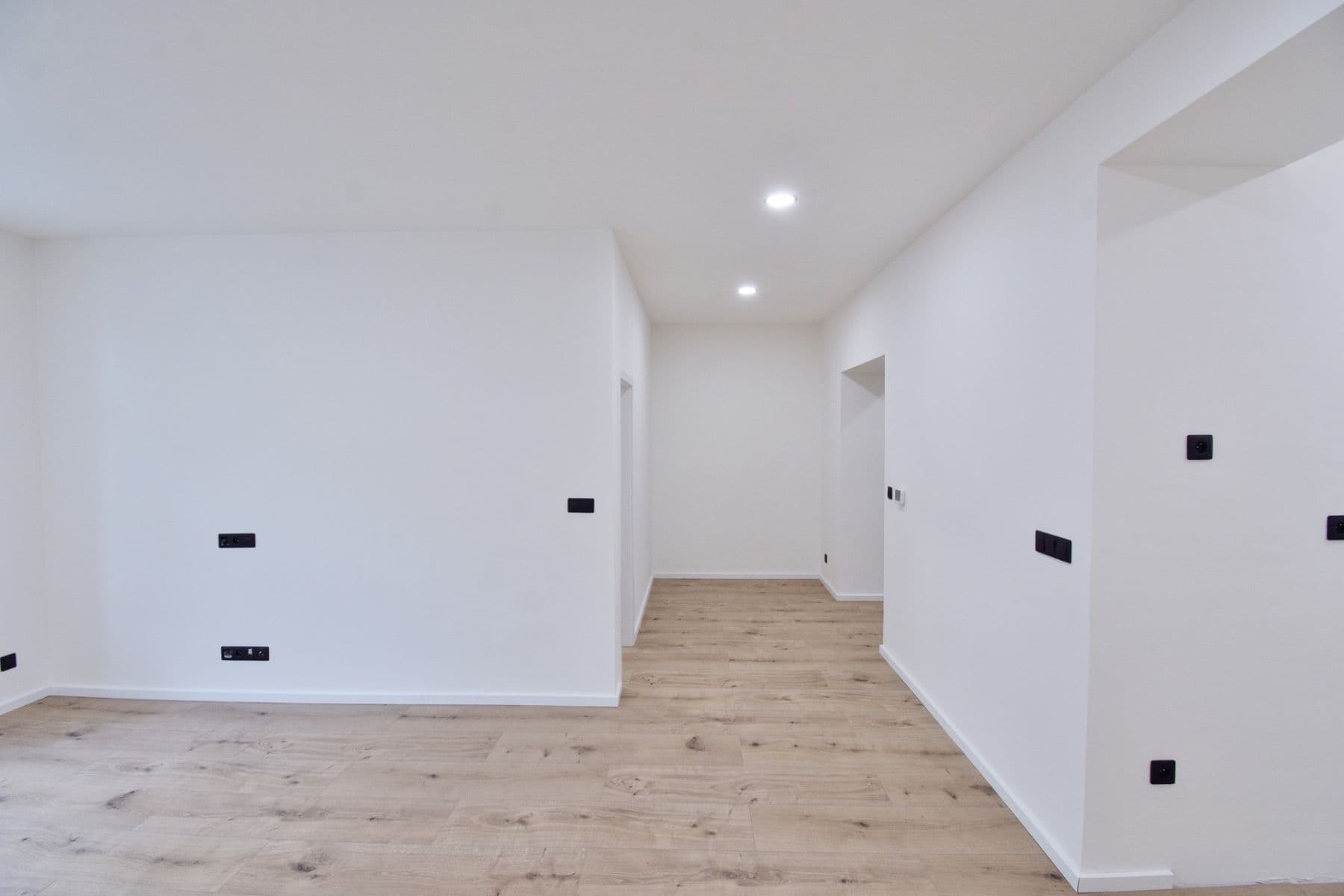 2 bedroom with open-plan kitchen flat for sale, 77 m², náměstí Českých bratří, Plzeň, Plzeňský Region 2 bedroom with open-plan kitchen flat for sale, 77 m², náměstí Českých bratří, Plzeň, Plzeňský Region