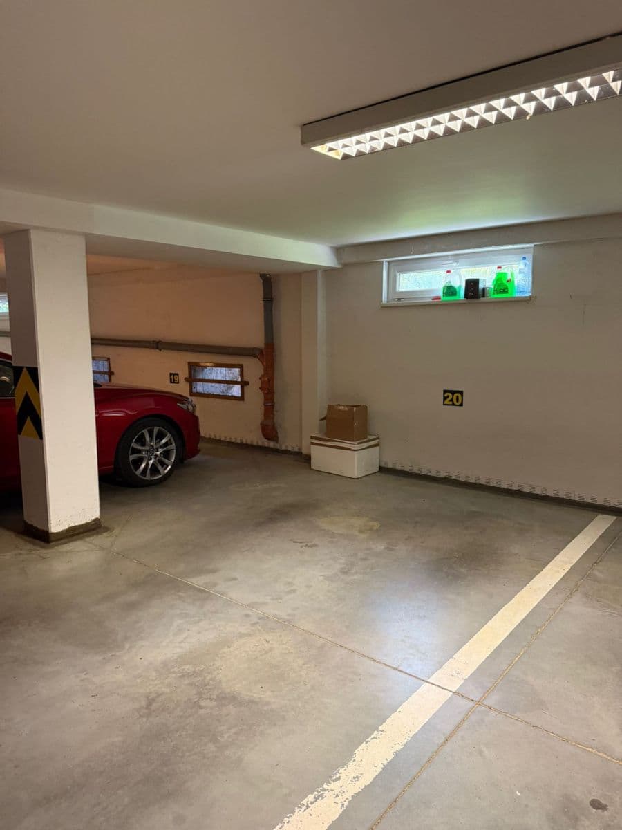 garage to rent, 15 m², K Sadu, Prague, Prague garage to rent, 15 m², K Sadu, Prague, Prague