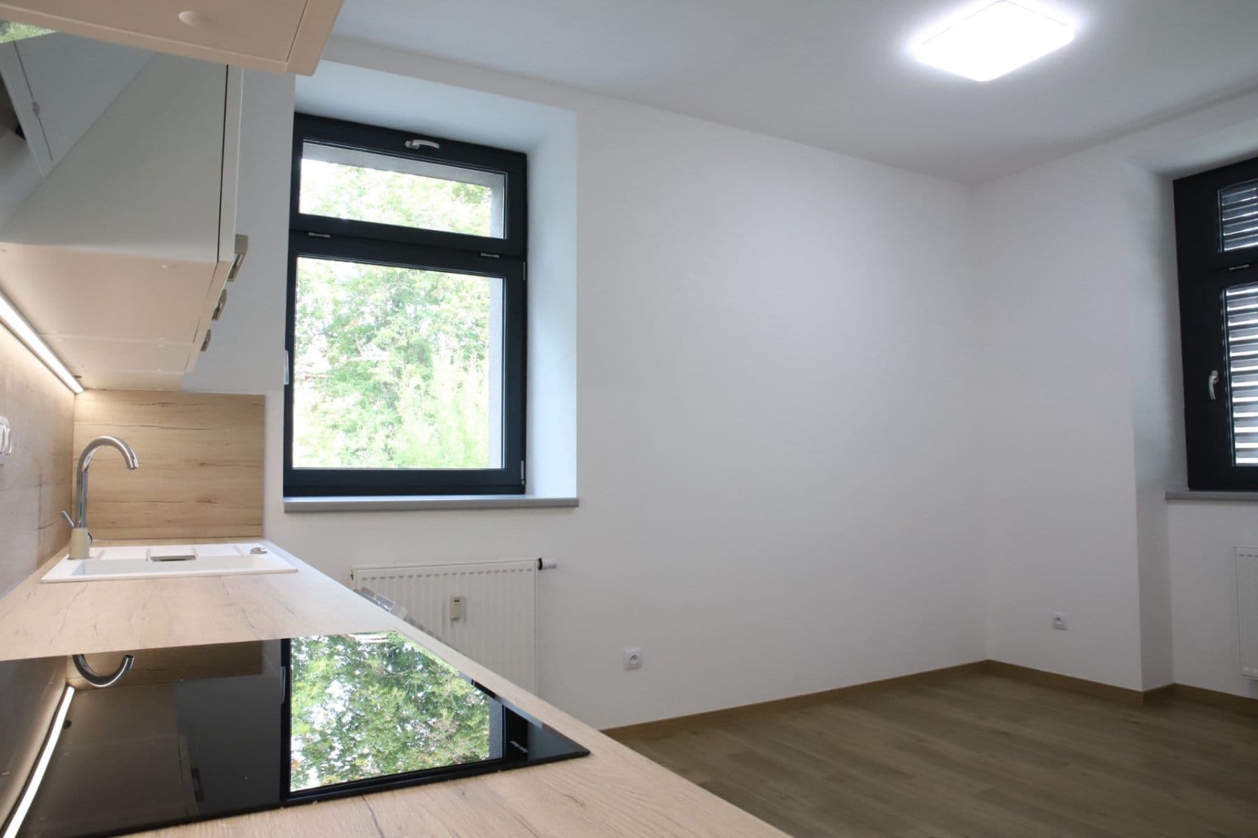 1 bedroom with open-plan kitchen flat to rent, 37 m², Vladislavova, Písek, Jihočeský Region 1 bedroom with open-plan kitchen flat to rent, 37 m², Vladislavova, Písek, Jihočeský Region