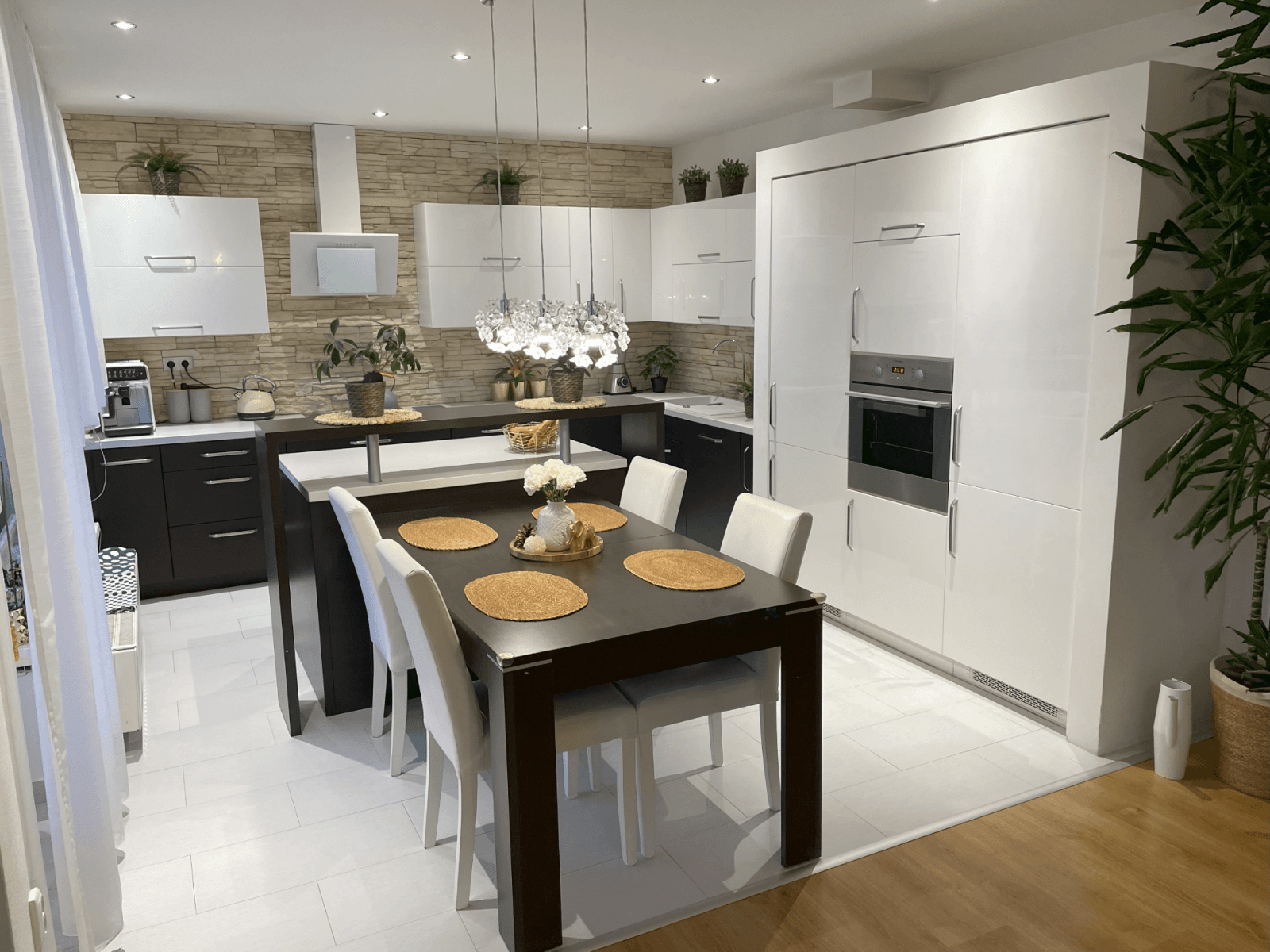 2 bedroom with open-plan kitchen flat for sale, 91 m², Kaminského, Ostrava, Moravskoslezský Region 2 bedroom with open-plan kitchen flat for sale, 91 m², Kaminského, Ostrava, Moravskoslezský Region