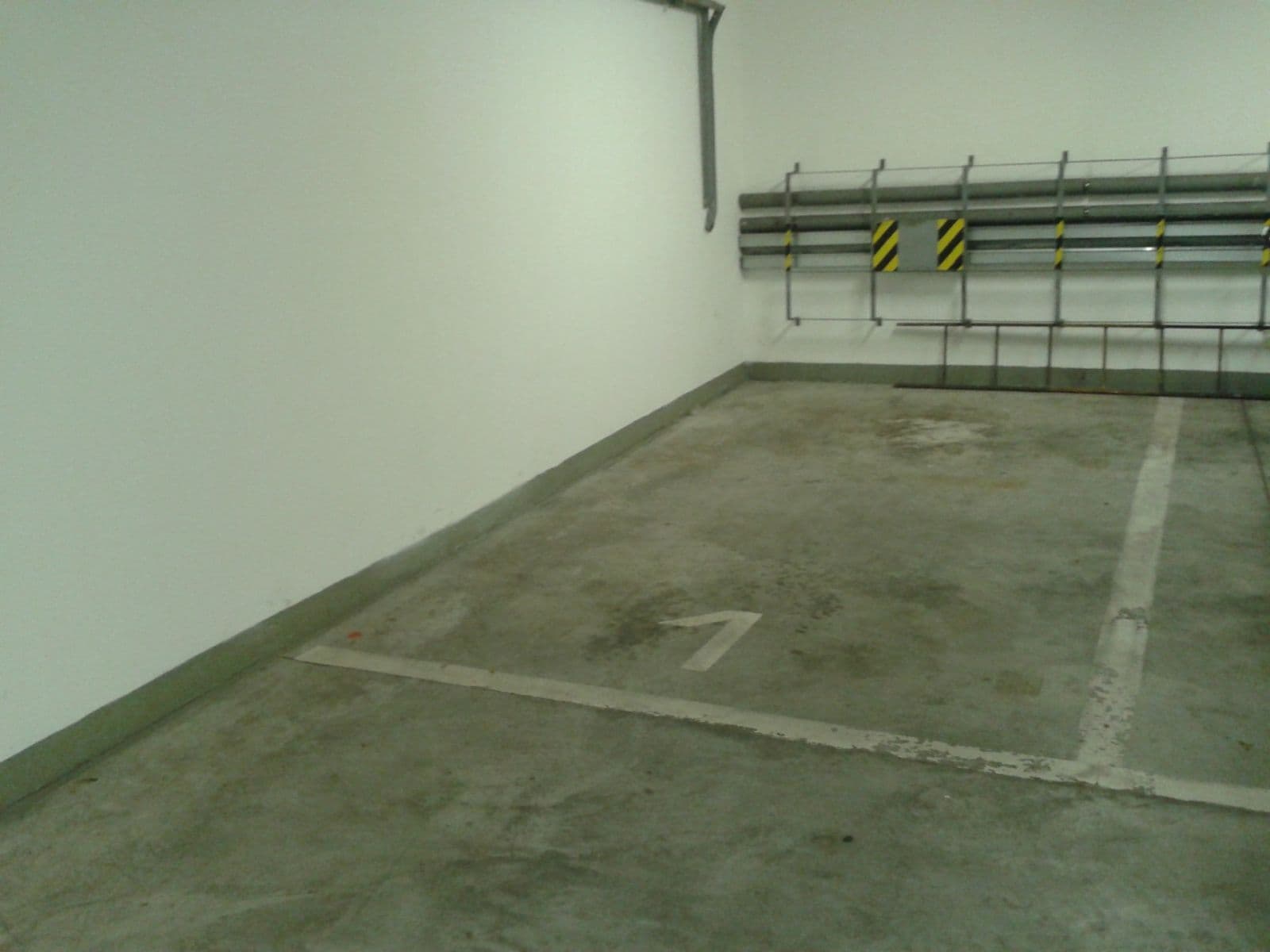 garage to rent, 15 m², Nad Vavrouškou, Prague, Prague garage to rent, 15 m², Nad Vavrouškou, Prague, Prague