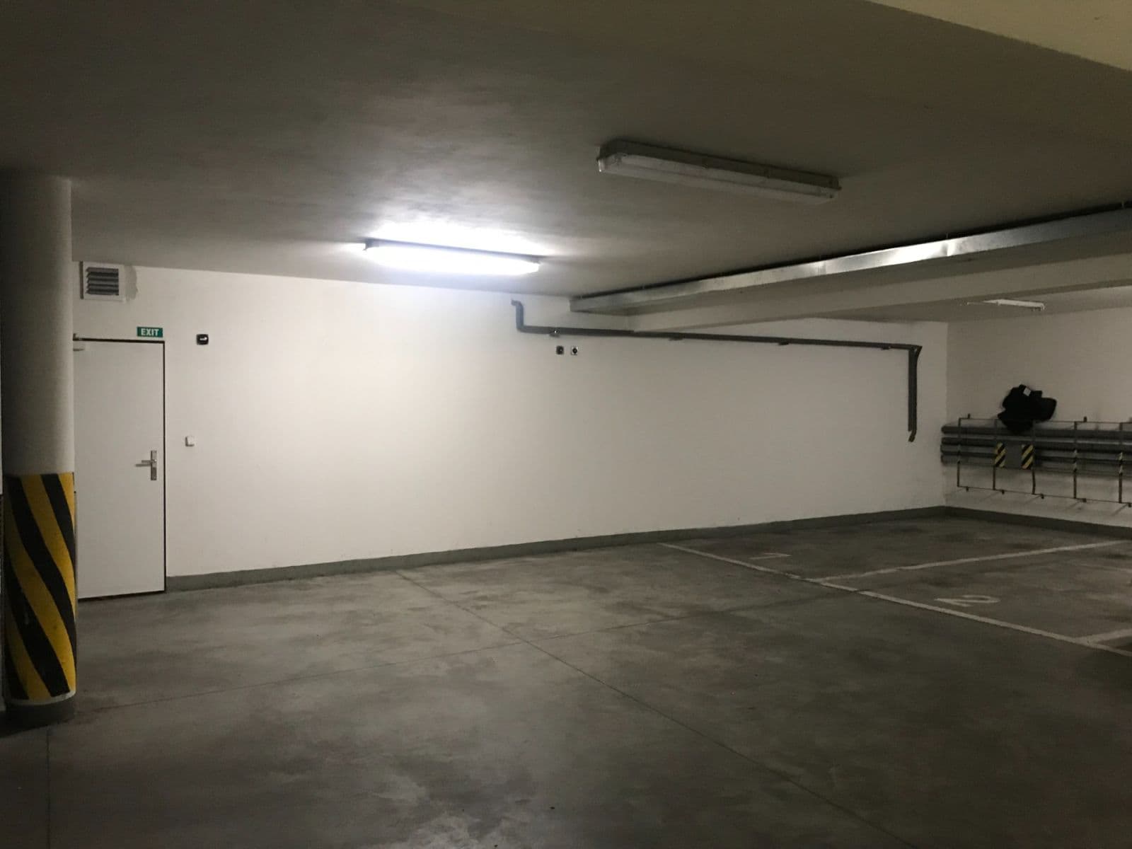 garage to rent, 15 m², Nad Vavrouškou, Prague, Prague garage to rent, 15 m², Nad Vavrouškou, Prague, Prague