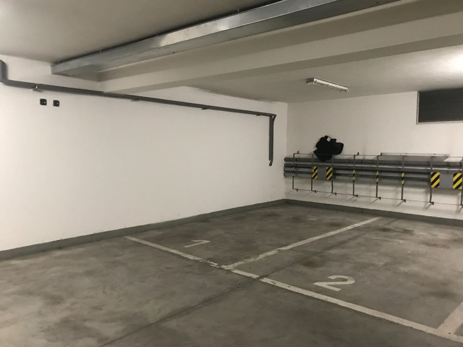 garage to rent, 15 m², Nad Vavrouškou, Prague, Prague garage to rent, 15 m², Nad Vavrouškou, Prague, Prague