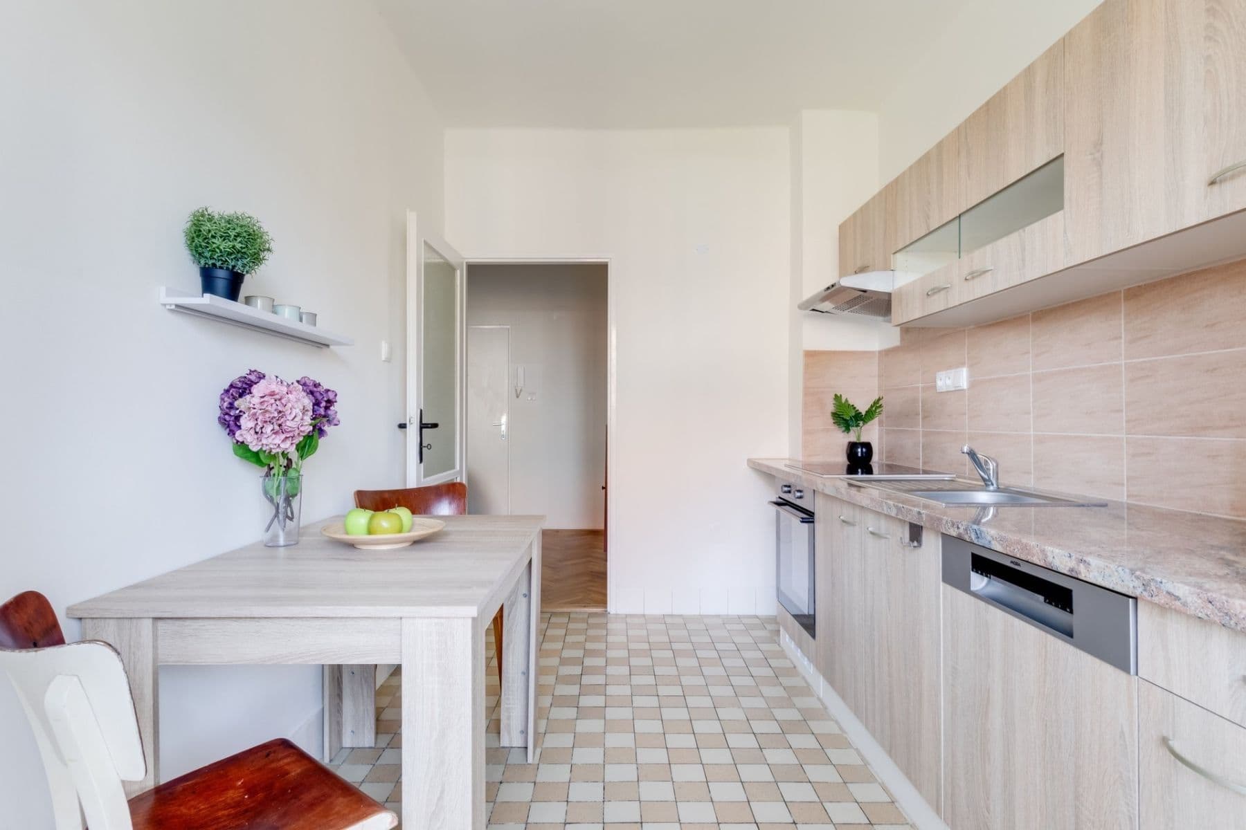 2 bedroom flat to rent, 53 m², Jeremenkova, Prague, Prague 2 bedroom flat to rent, 53 m², Jeremenkova, Prague, Prague