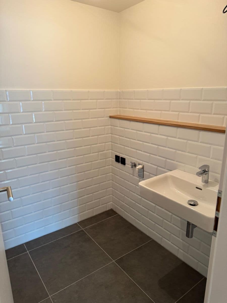 1 bedroom with open-plan kitchen flat to rent, 52 m², Kolbenova, Prague, Prague 1 bedroom with open-plan kitchen flat to rent, 52 m², Kolbenova, Prague, Prague