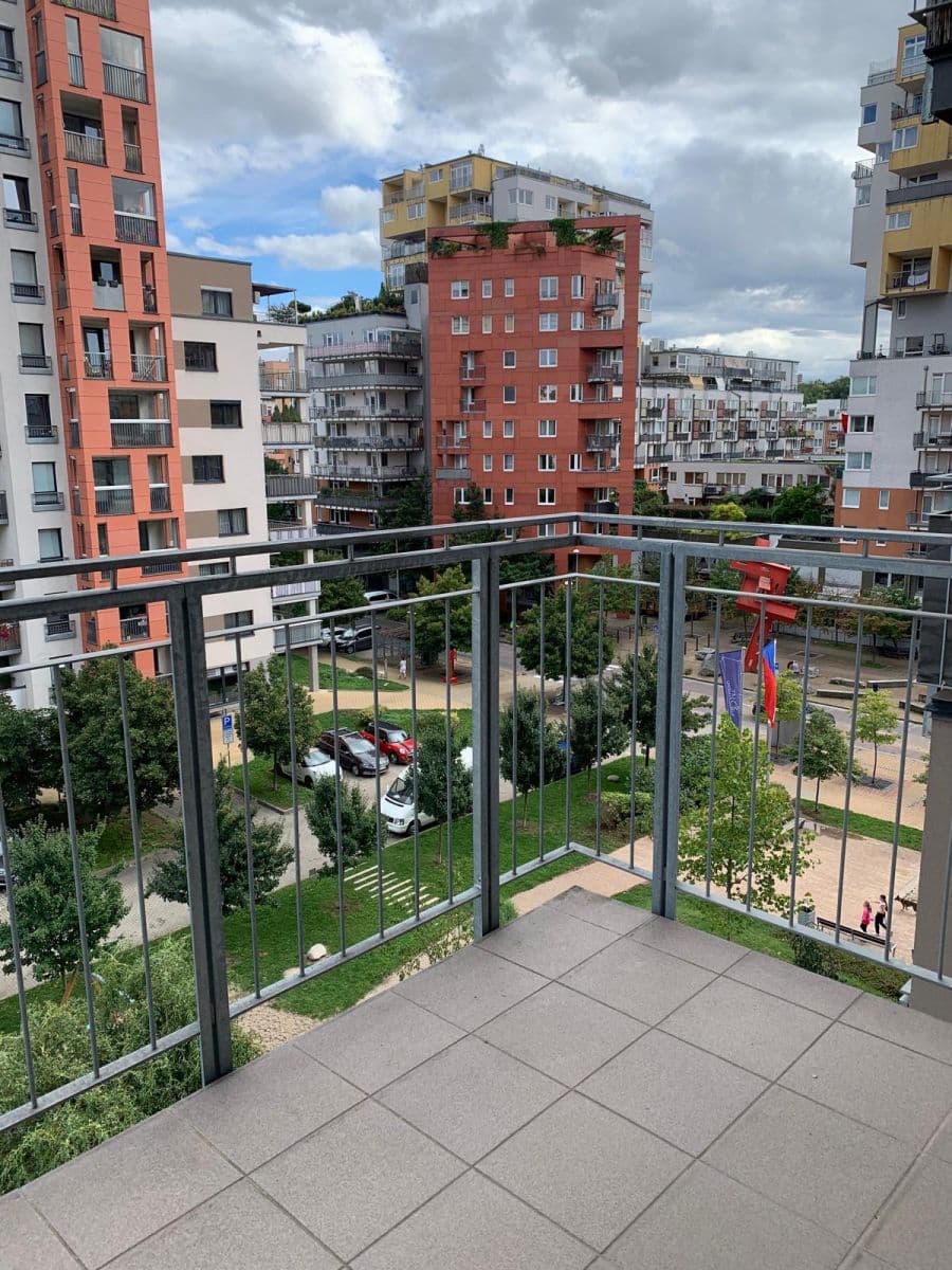 1 bedroom with open-plan kitchen flat to rent, 48 m², Pod Harfou, Prague, Prague 1 bedroom with open-plan kitchen flat to rent, 48 m², Pod Harfou, Prague, Prague