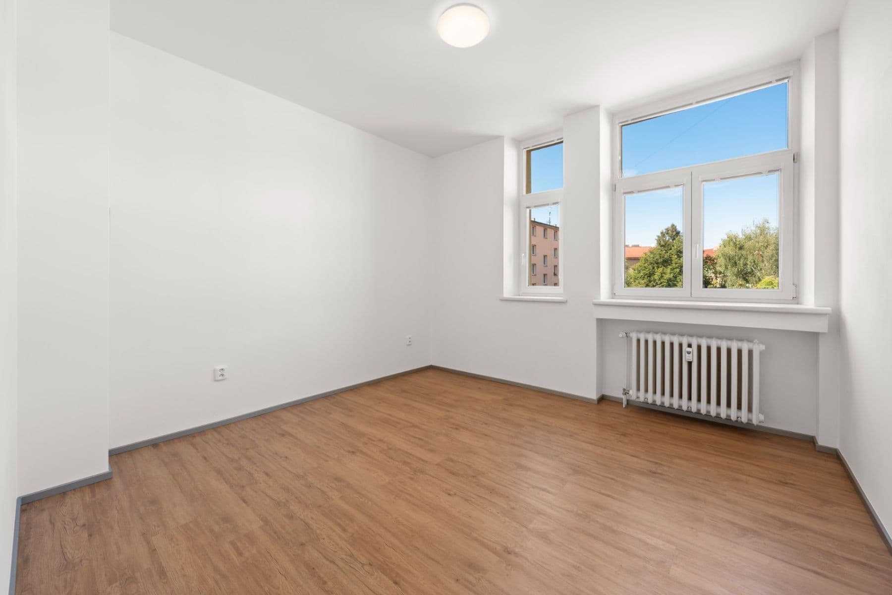 2 bedroom with open-plan kitchen flat for sale, 108 m², Resslova, Hradec Králové, Královéhradecký Region 2 bedroom with open-plan kitchen flat for sale, 108 m², Resslova, Hradec Králové, Královéhradecký Region