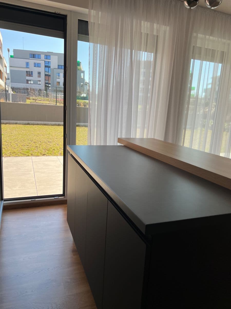 2 bedroom with open-plan kitchen flat to rent, 100 m², Pavla Beneše, Prague, Prague 2 bedroom with open-plan kitchen flat to rent, 100 m², Pavla Beneše, Prague, Prague