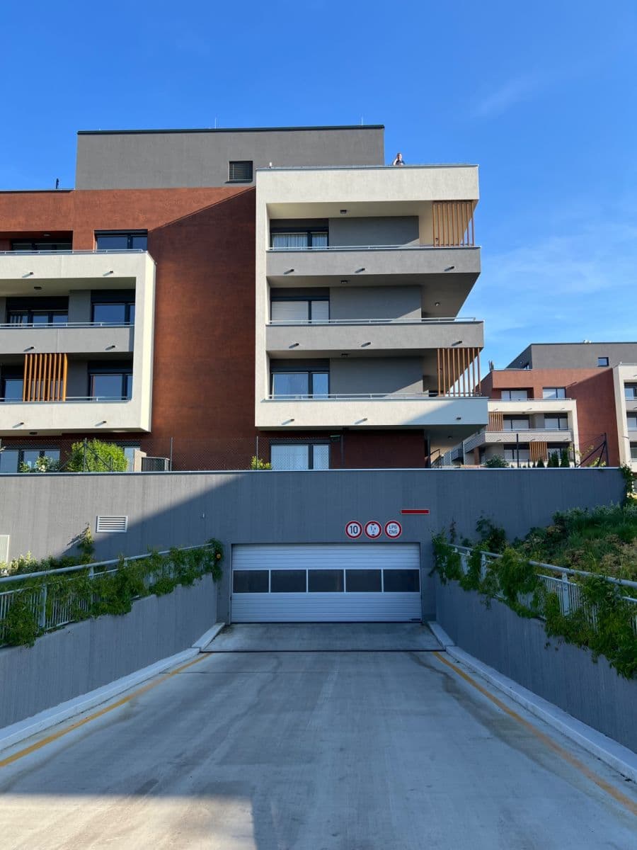 2 bedroom with open-plan kitchen flat to rent, 100 m², Pavla Beneše, Prague, Prague 2 bedroom with open-plan kitchen flat to rent, 100 m², Pavla Beneše, Prague, Prague