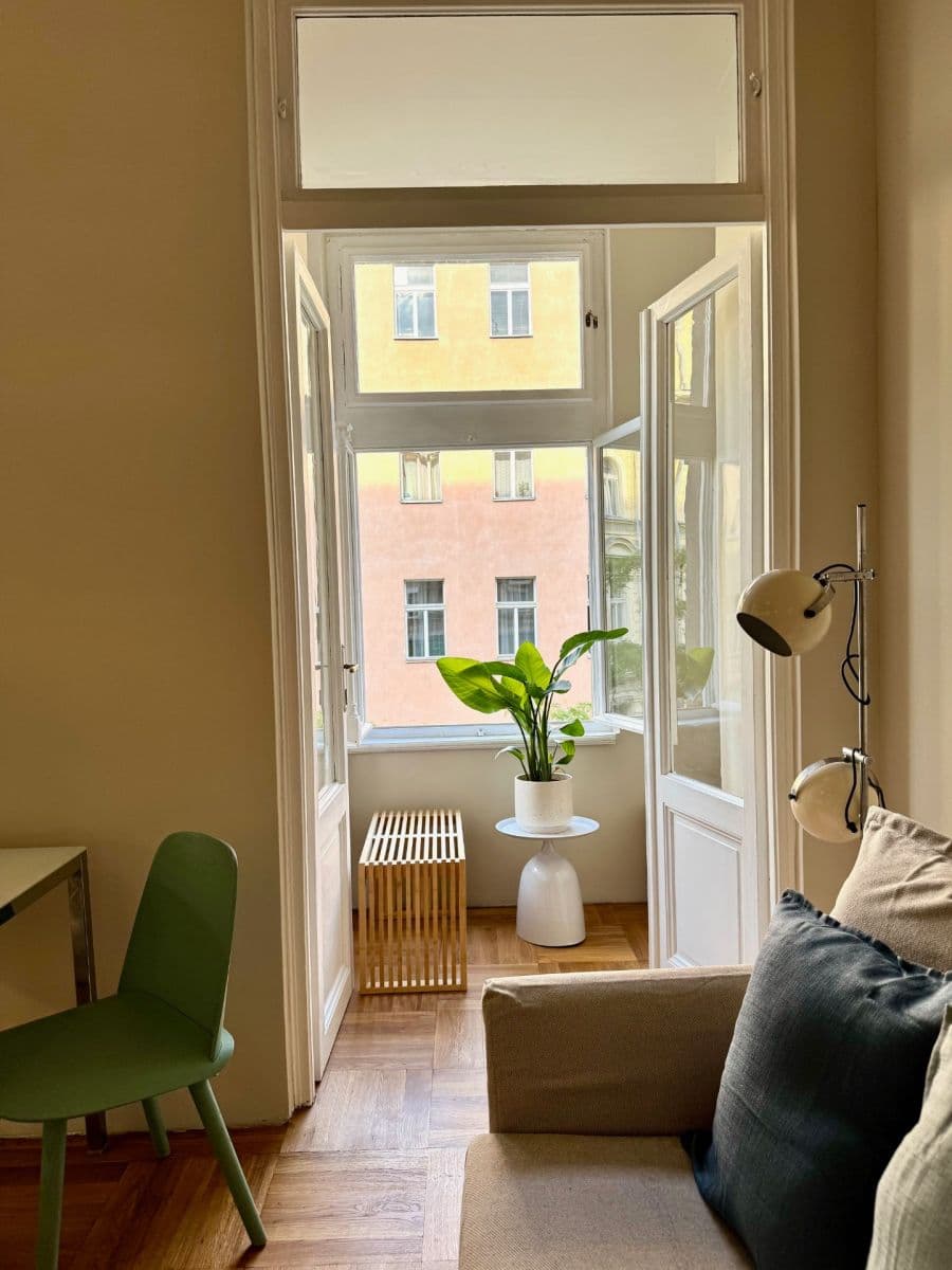 1 bedroom with open-plan kitchen flat to rent, 40 m², Budečská, Prague, Prague 1 bedroom with open-plan kitchen flat to rent, 40 m², Budečská, Prague, Prague