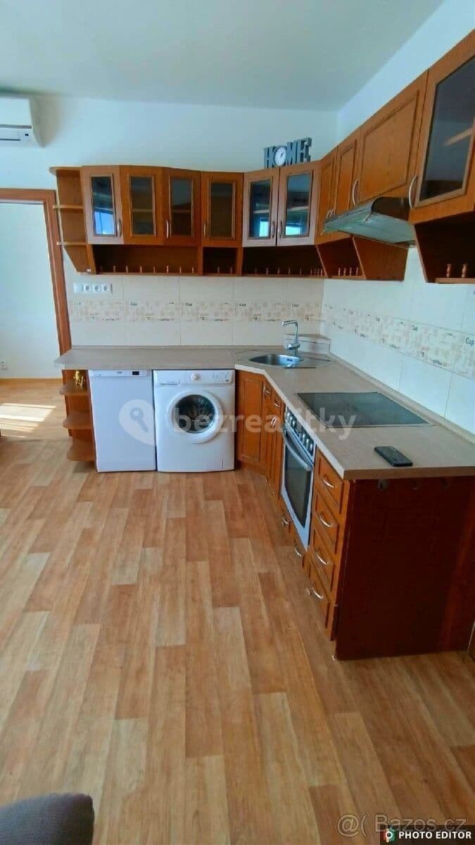 1 bedroom with open-plan kitchen flat to rent, 47 m², Fischerova, Olomouc, Olomoucký Region 1 bedroom with open-plan kitchen flat to rent, 47 m², Fischerova, Olomouc, Olomoucký Region