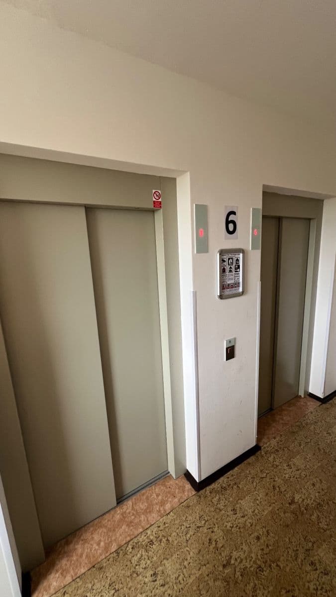 1 bedroom with open-plan kitchen flat to rent, 48 m², Průběžná, Prague, Prague 1 bedroom with open-plan kitchen flat to rent, 48 m², Průběžná, Prague, Prague