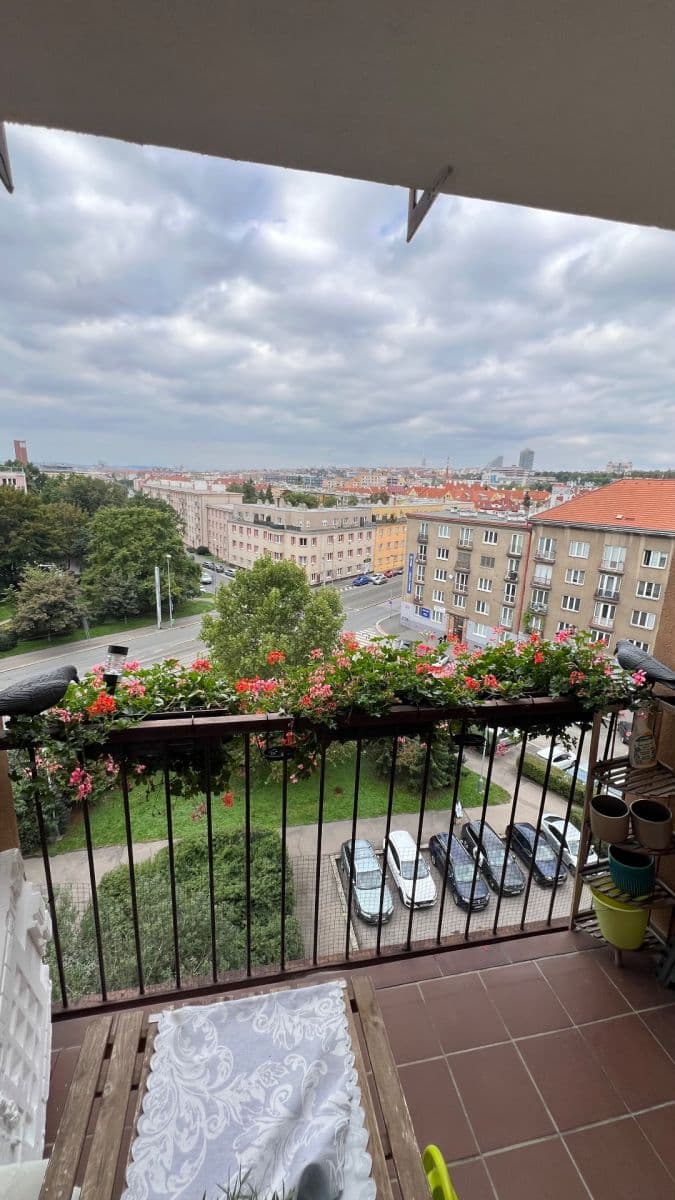 1 bedroom with open-plan kitchen flat to rent, 48 m², Průběžná, Prague, Prague 1 bedroom with open-plan kitchen flat to rent, 48 m², Průběžná, Prague, Prague