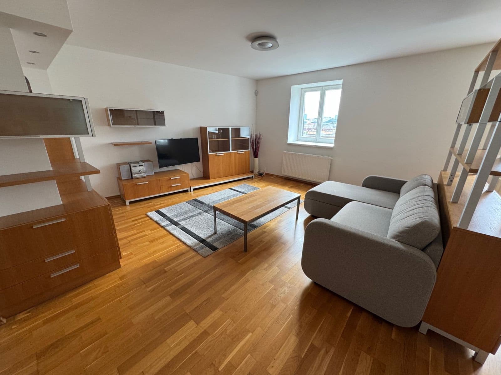 3 bedroom flat to rent, 105 m², Černomořská, Prague, Prague 3 bedroom flat to rent, 105 m², Černomořská, Prague, Prague