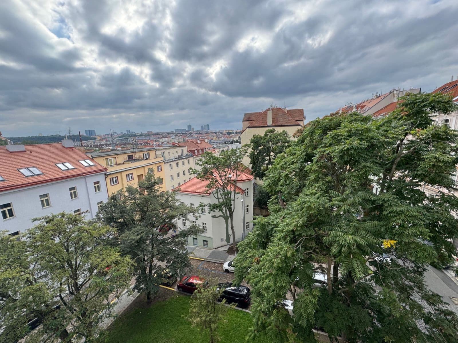 3 bedroom flat to rent, 105 m², Černomořská, Prague, Prague 3 bedroom flat to rent, 105 m², Černomořská, Prague, Prague