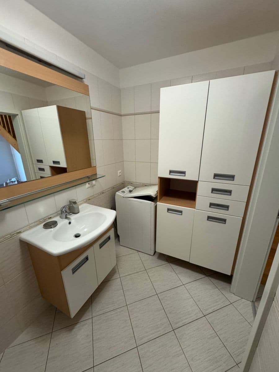 3 bedroom flat to rent, 105 m², Černomořská, Prague, Prague 3 bedroom flat to rent, 105 m², Černomořská, Prague, Prague