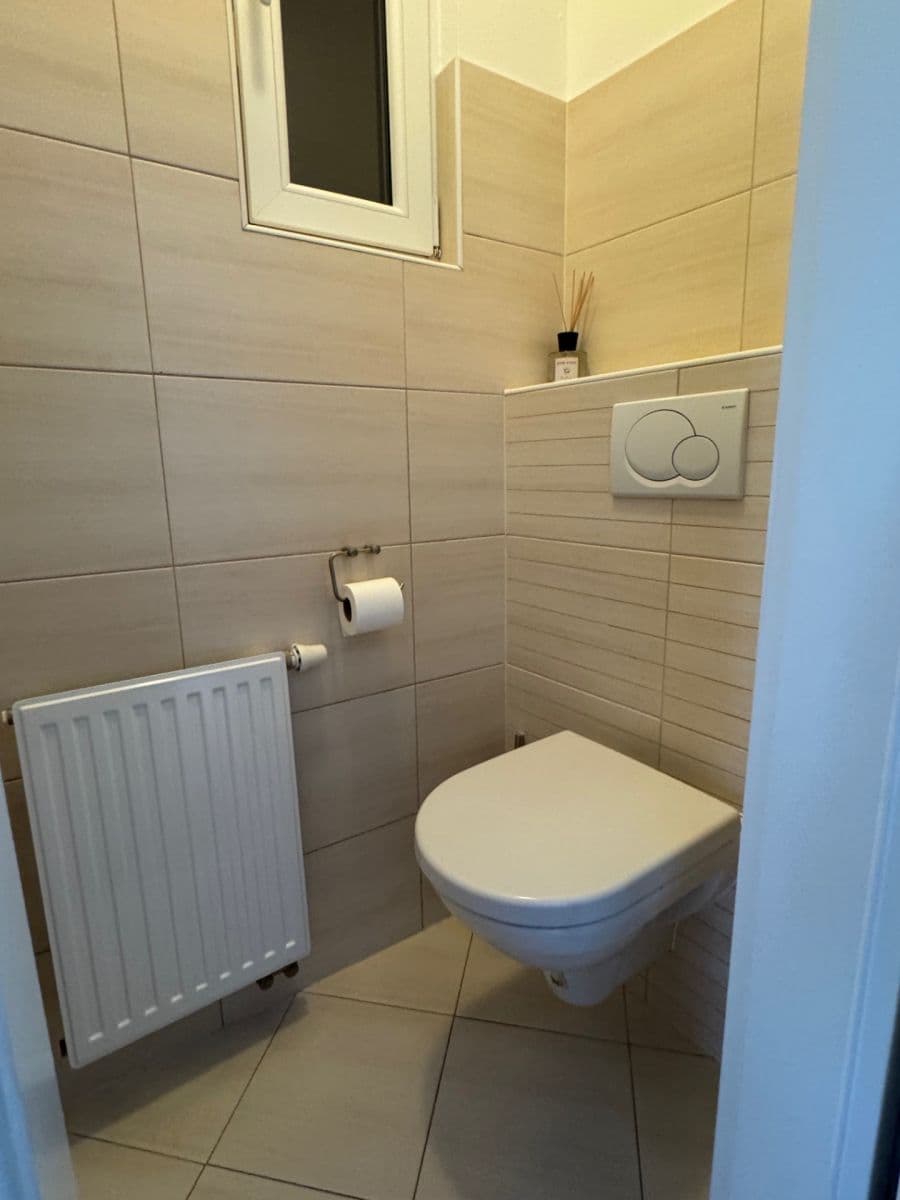 3 bedroom flat to rent, 105 m², Černomořská, Prague, Prague 3 bedroom flat to rent, 105 m², Černomořská, Prague, Prague