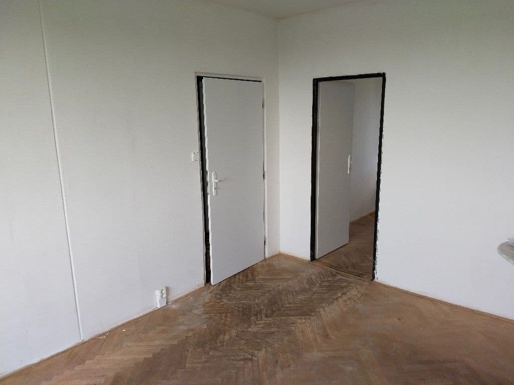 4 bedroom flat to rent, 77 m², Pod Vrchem, Plzeň, Plzeňský Region 4 bedroom flat to rent, 77 m², Pod Vrchem, Plzeň, Plzeňský Region